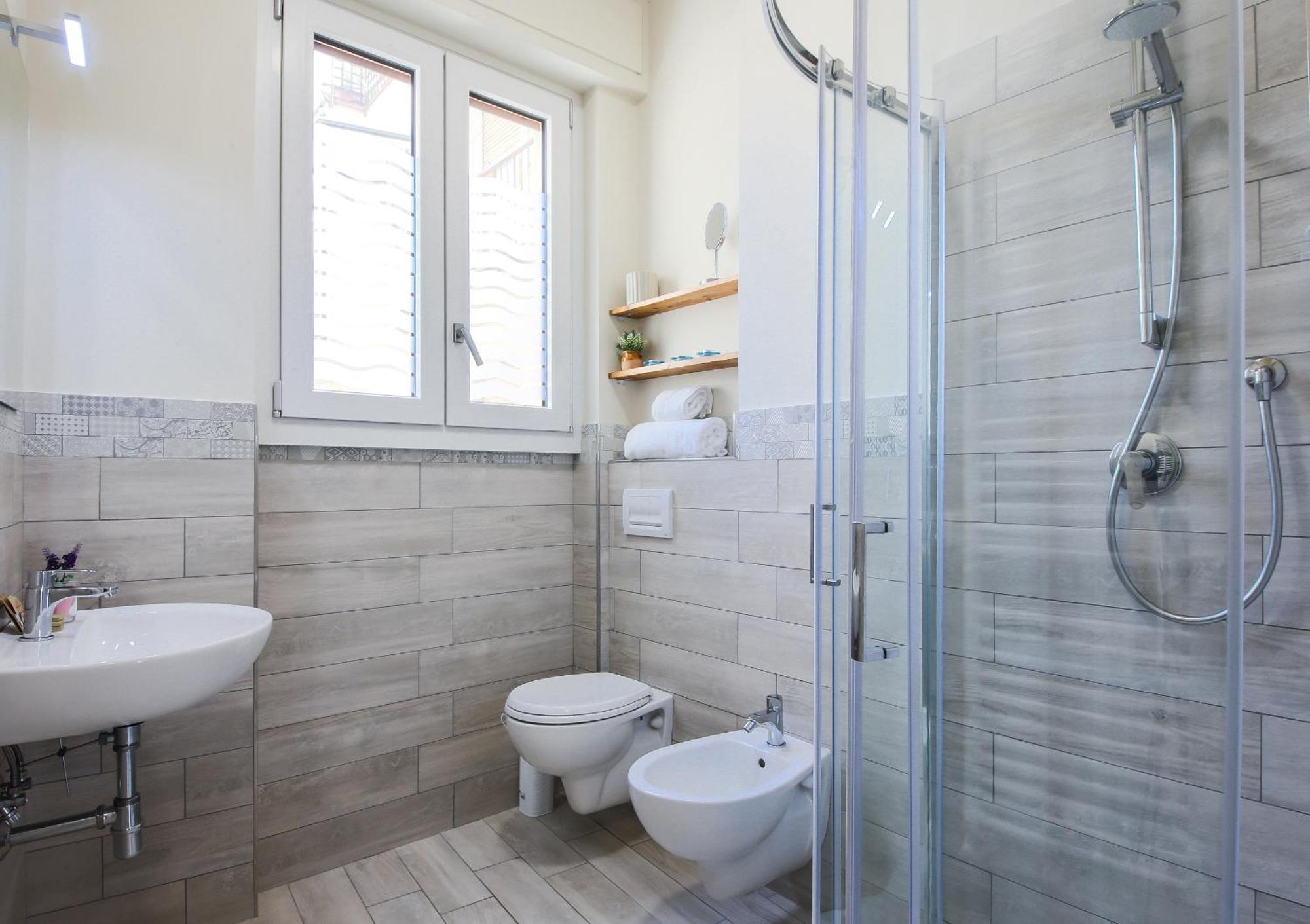 - Rosselli 3bdr With Balcony