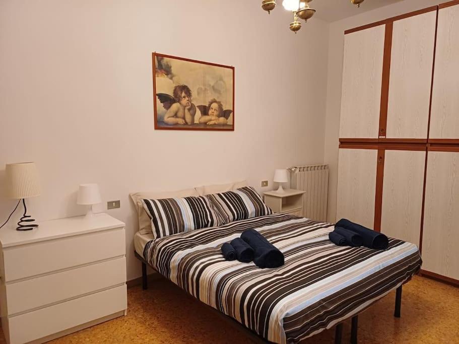 Elisabet Near Center Of Appartement