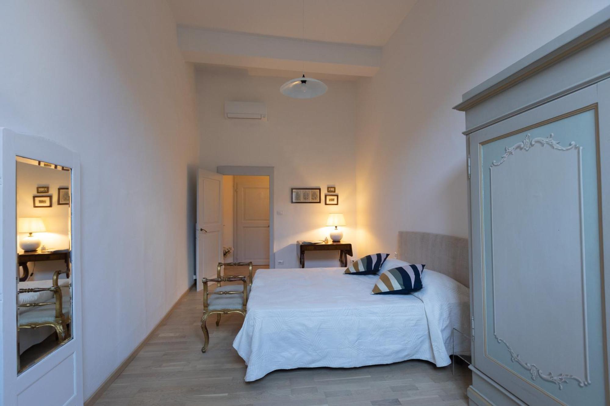 Apartment Palazzo Fioravanti In Centro A Florence