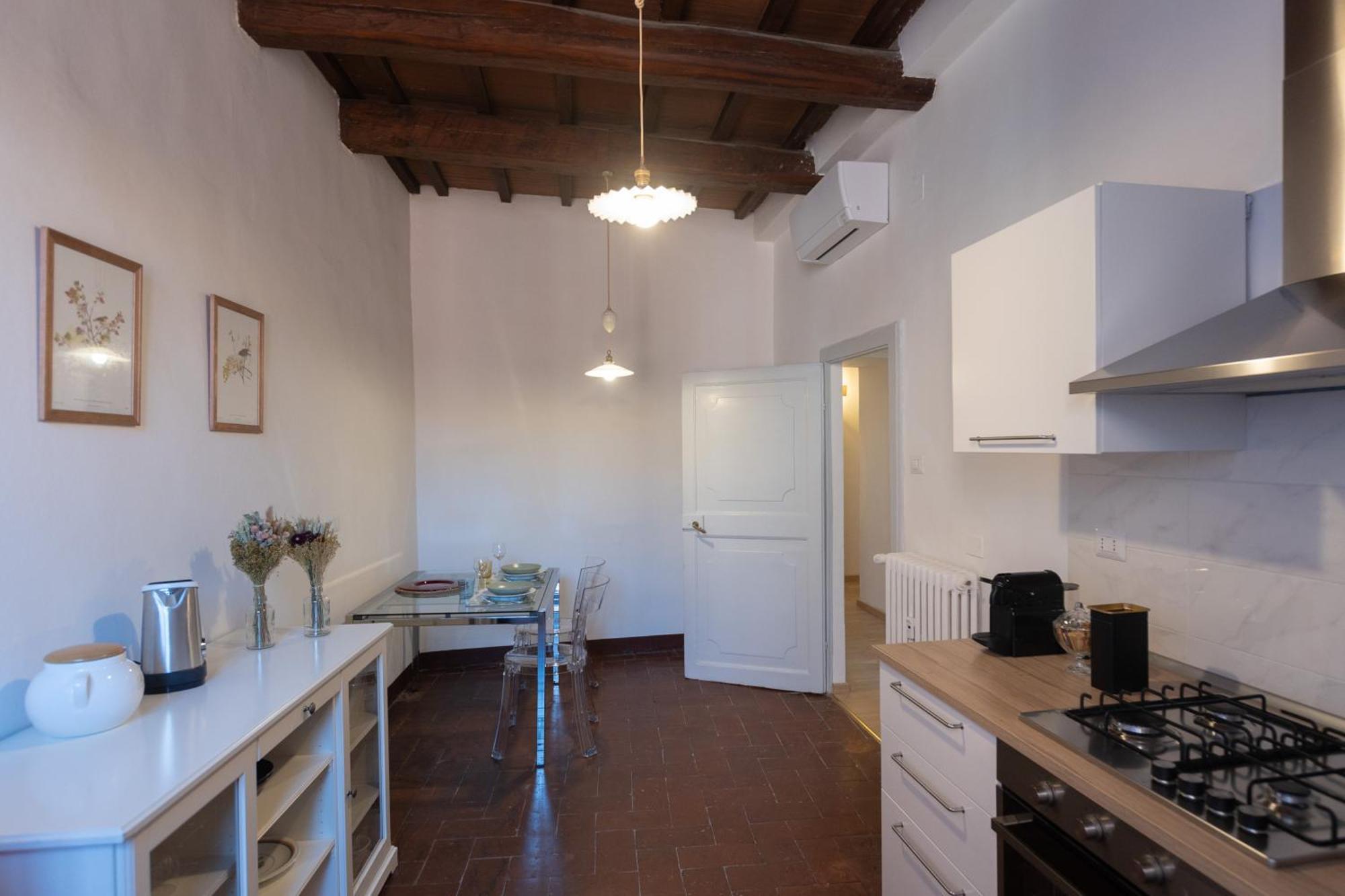 Palazzo Fioravanti In Centro A Apartment