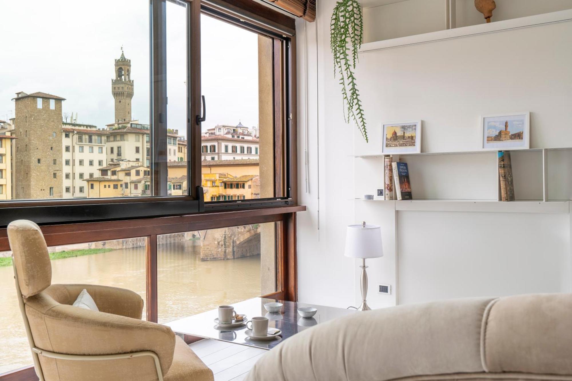 Ponte Vecchio Vista -floating On The Arno- Firenze