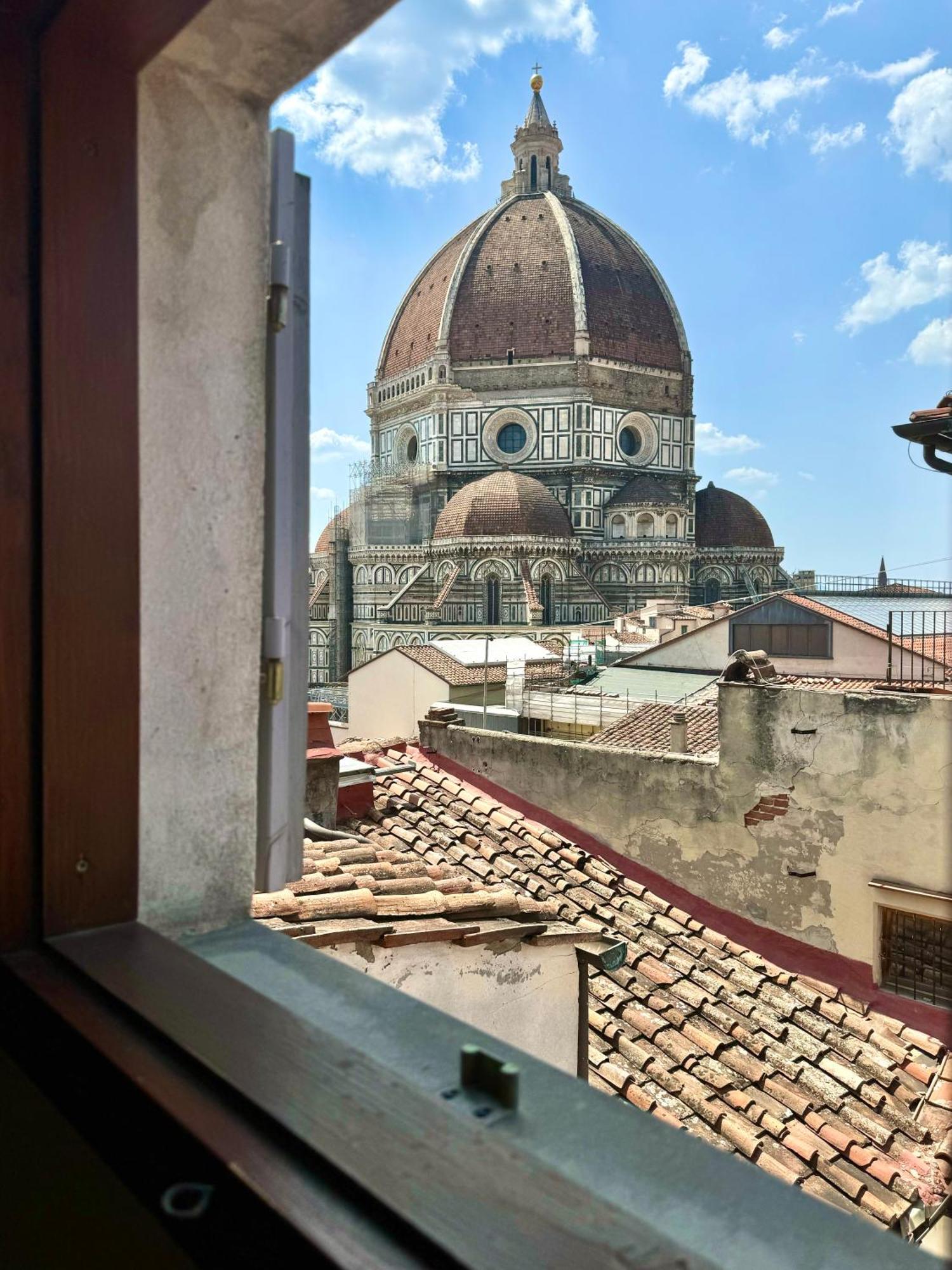 Historic With Duomo View Apartment *