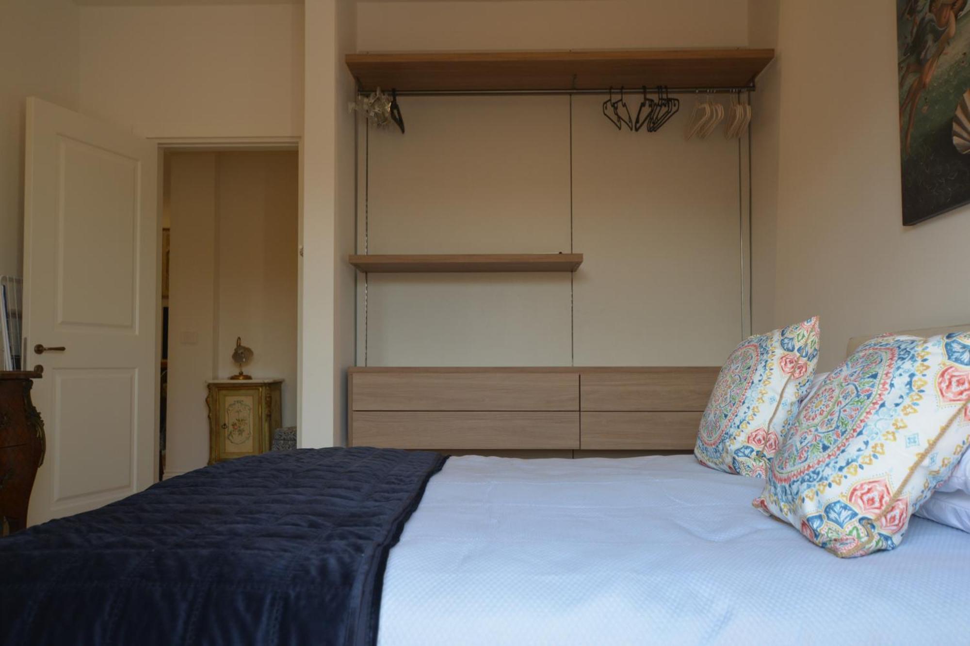 Servi Elegant With Terrace Florenz