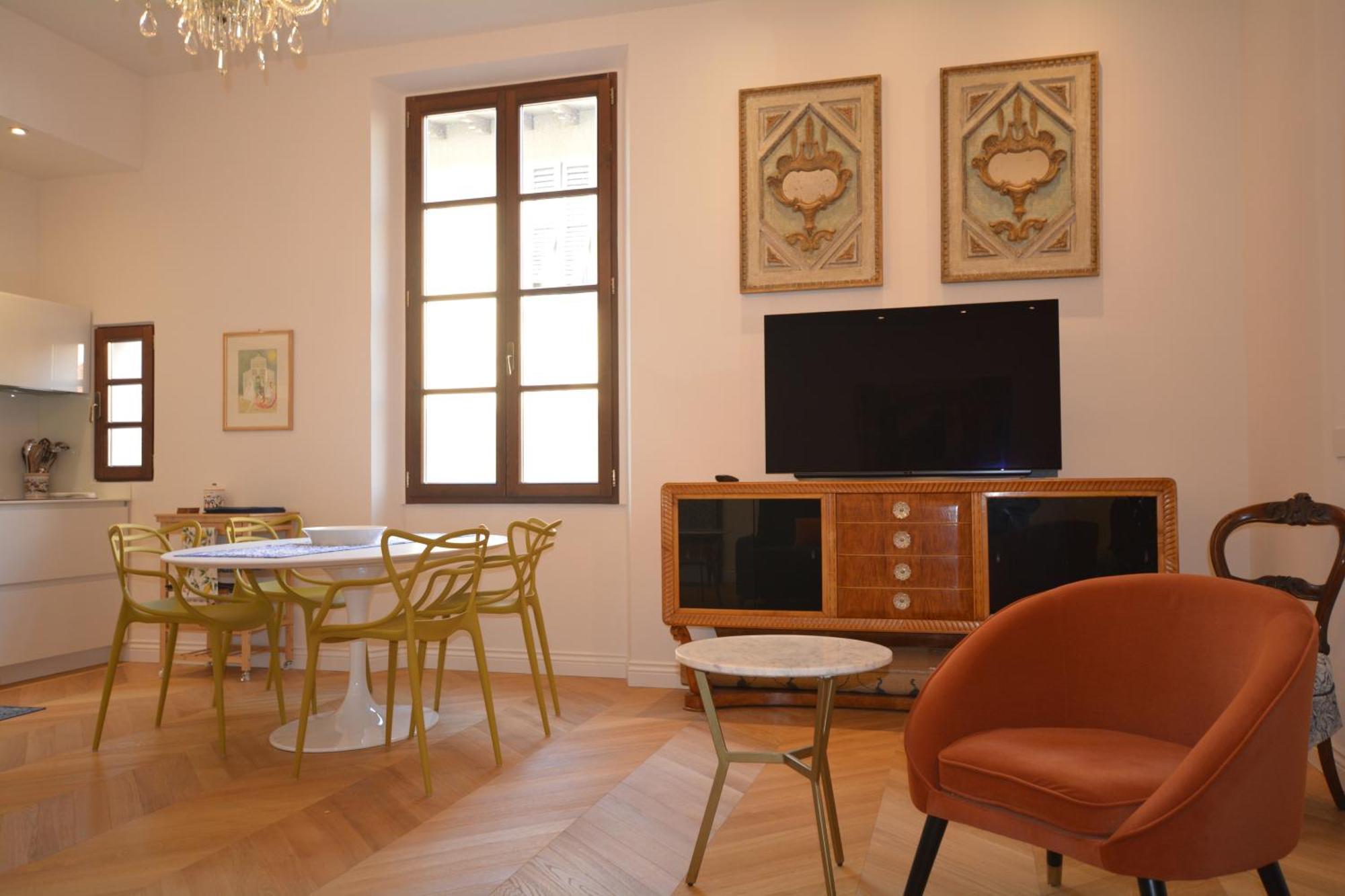 Servi Elegant With Terrace Florenz