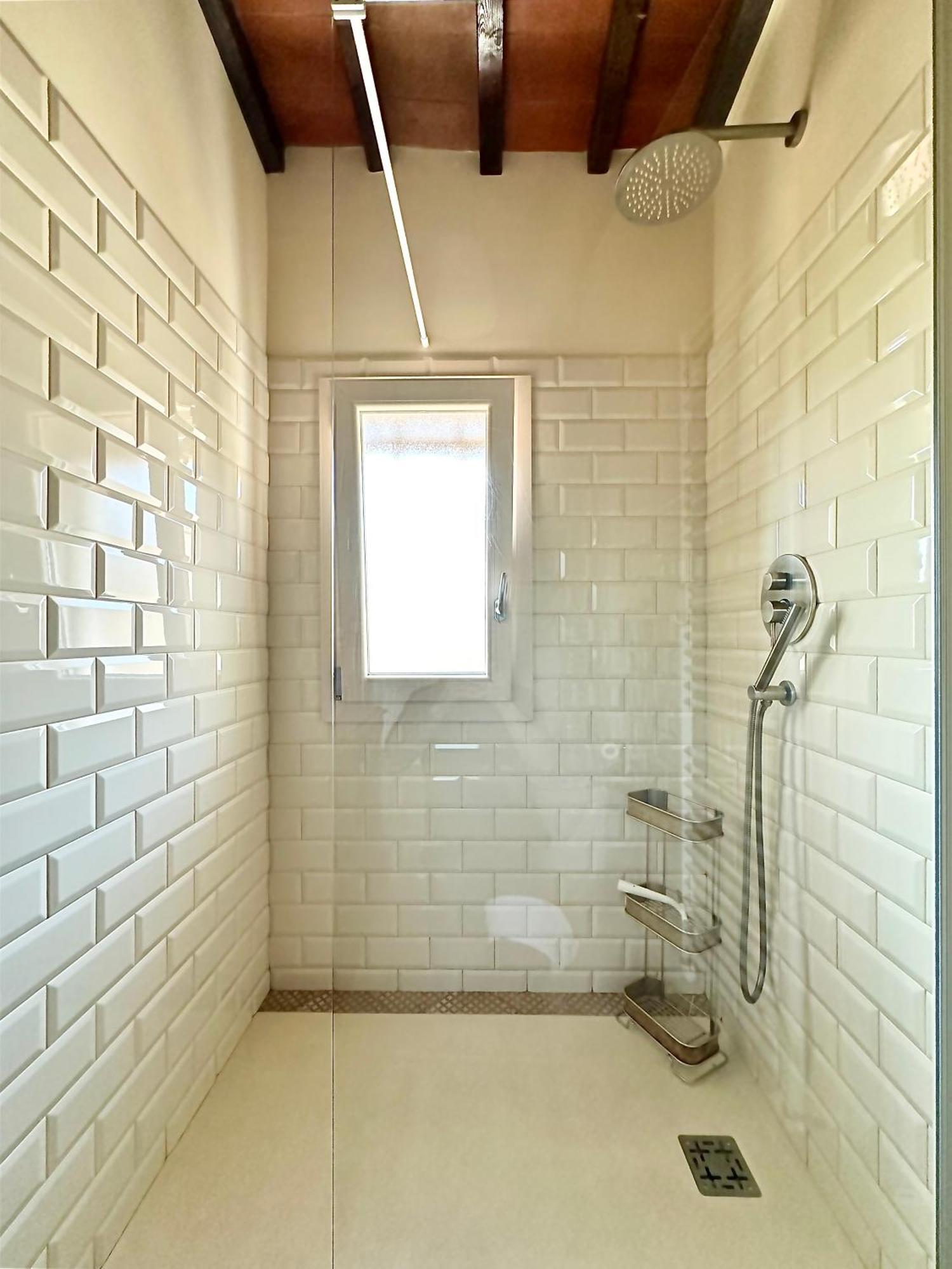 Warm Retreat In The Heart Of Cls Station Apartamento