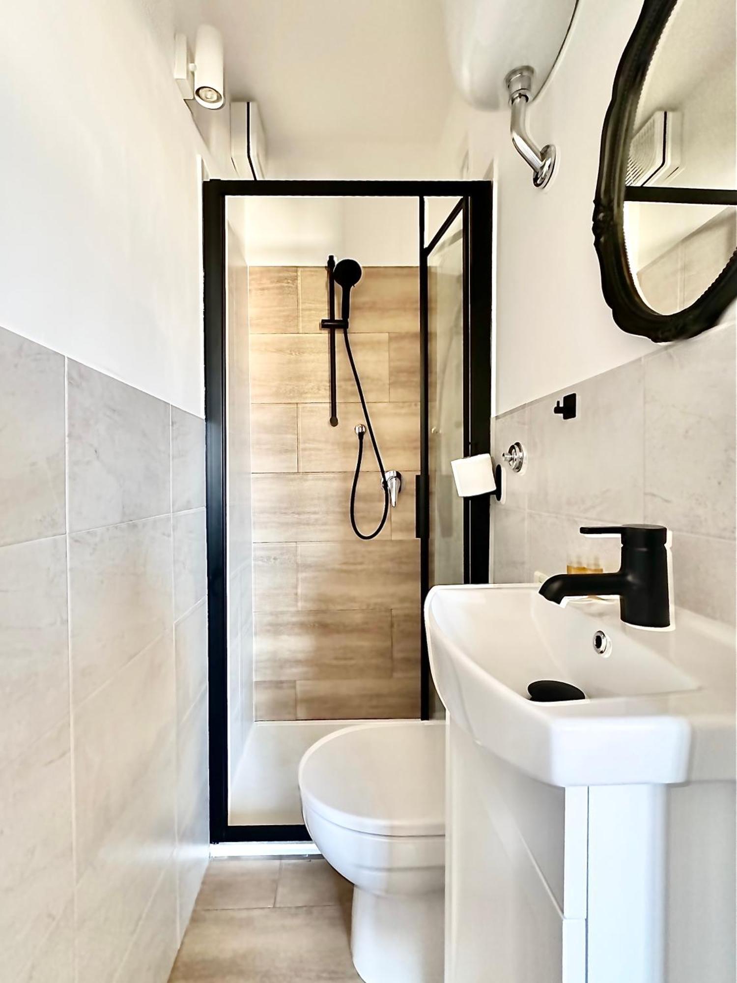 Warm Retreat In The Heart Of Cls Station Apartamento