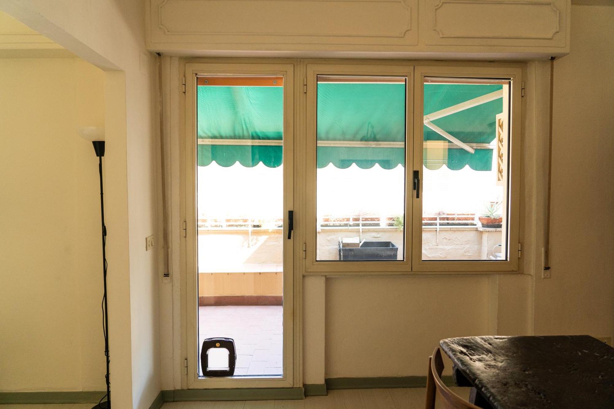 Apartamento Friendly & Small 1-br With Beautiful Terrace