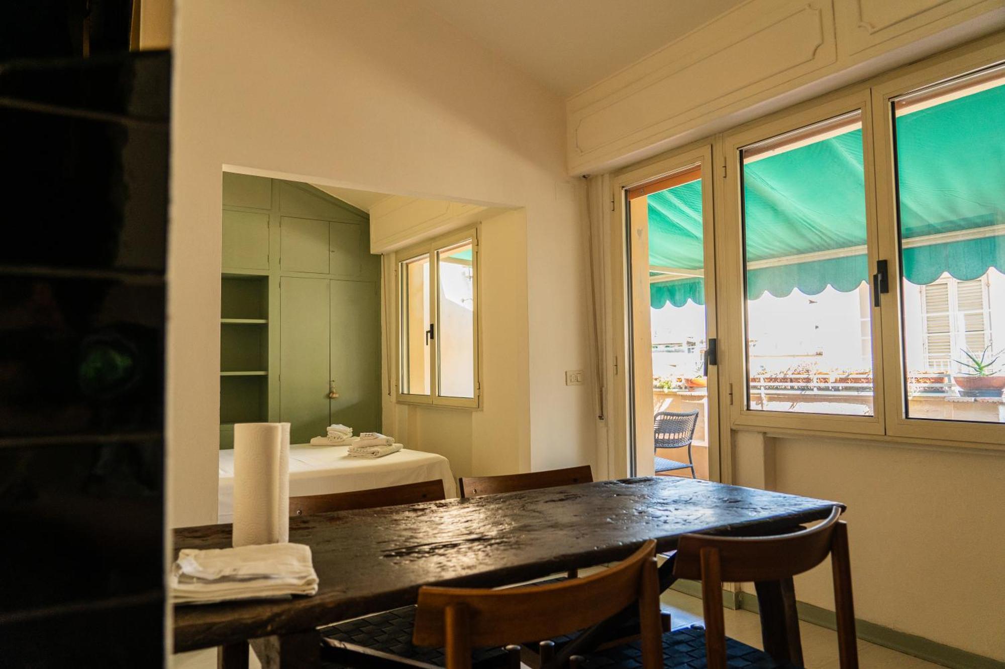 Friendly & Small 1-br With Beautiful Terrace