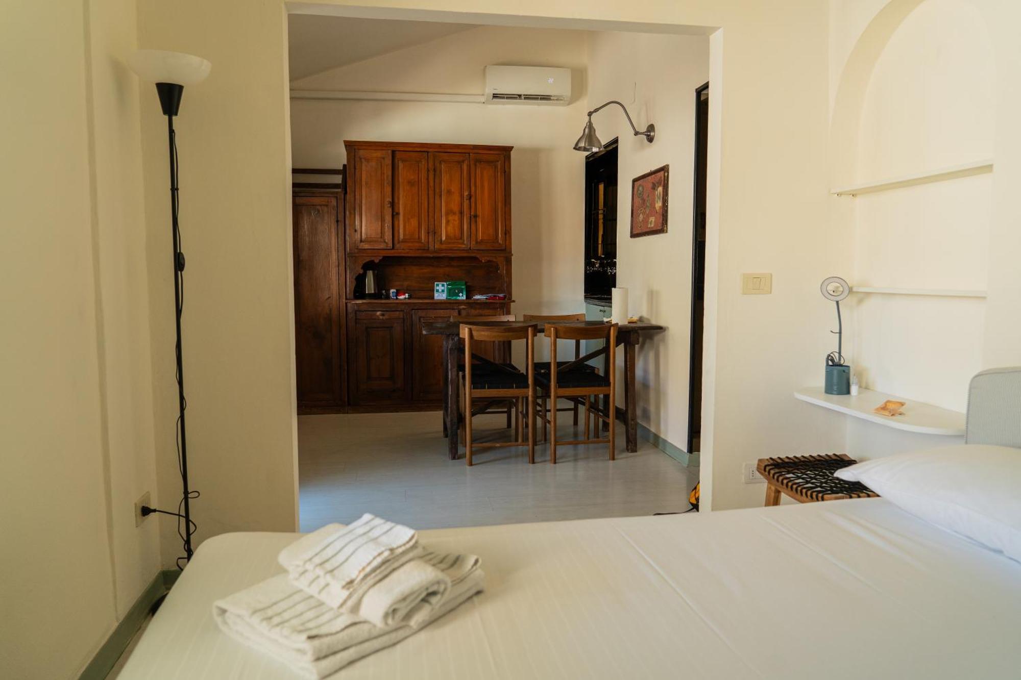 Friendly & Small 1-br With Beautiful Terrace Apartamento Florença