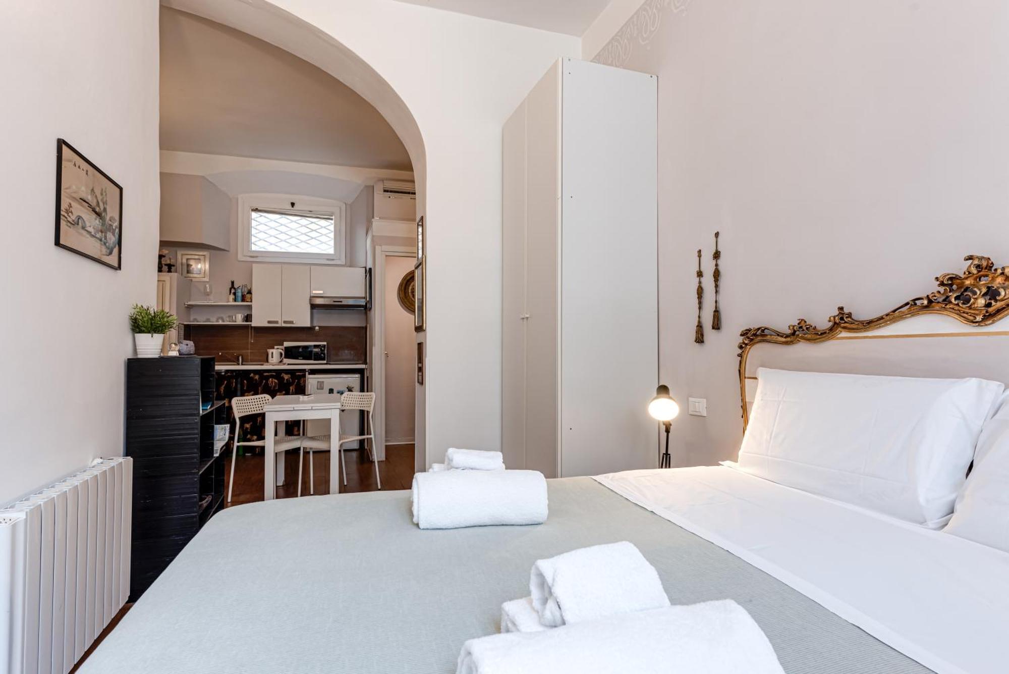 Cathedral Studio, San Lorenzo Apartment *