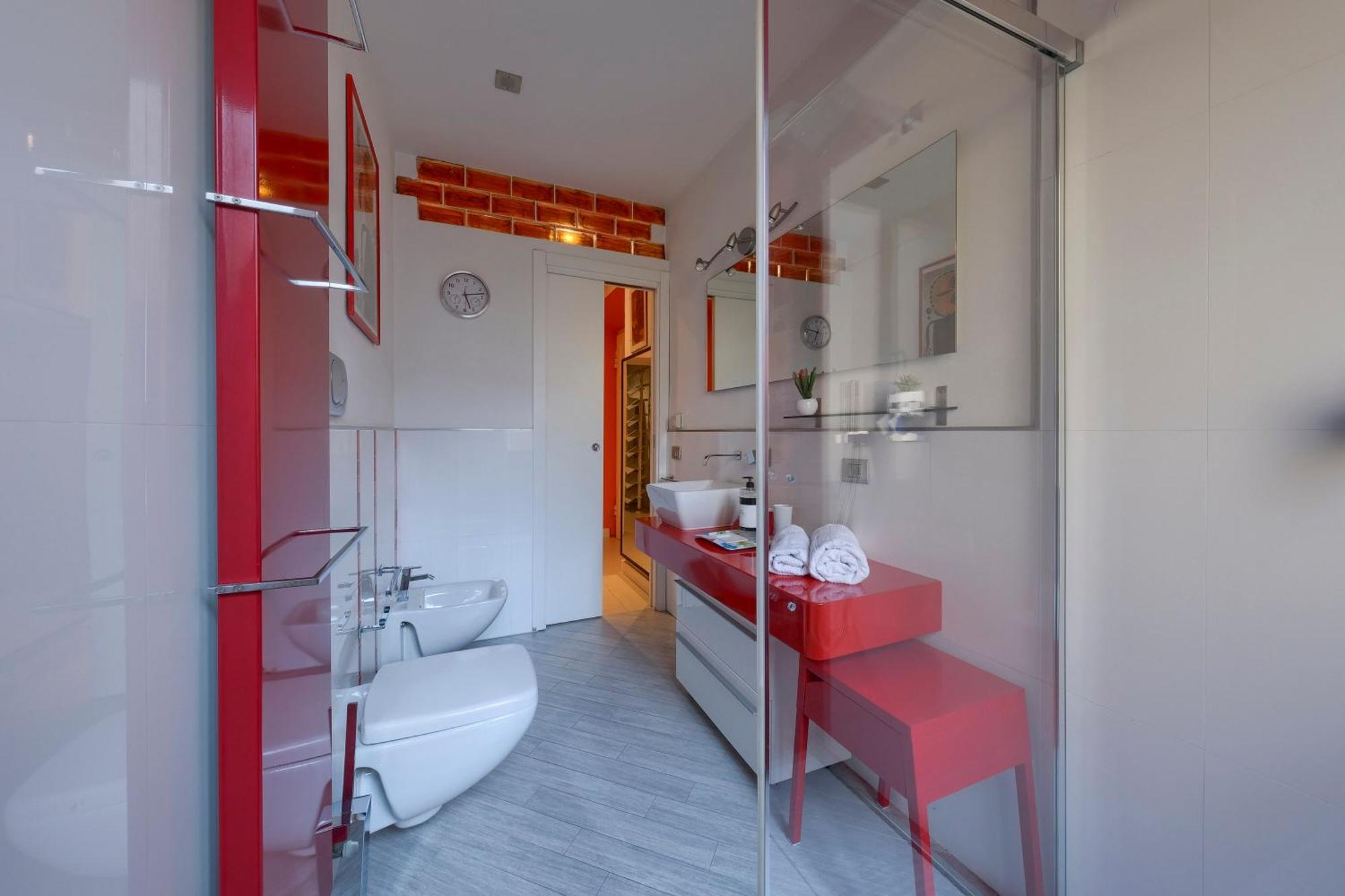 Appartement Con 2 Bagni, Ac E Wifi A Due Passi Dalla Stazione E Dal Centro Storico *