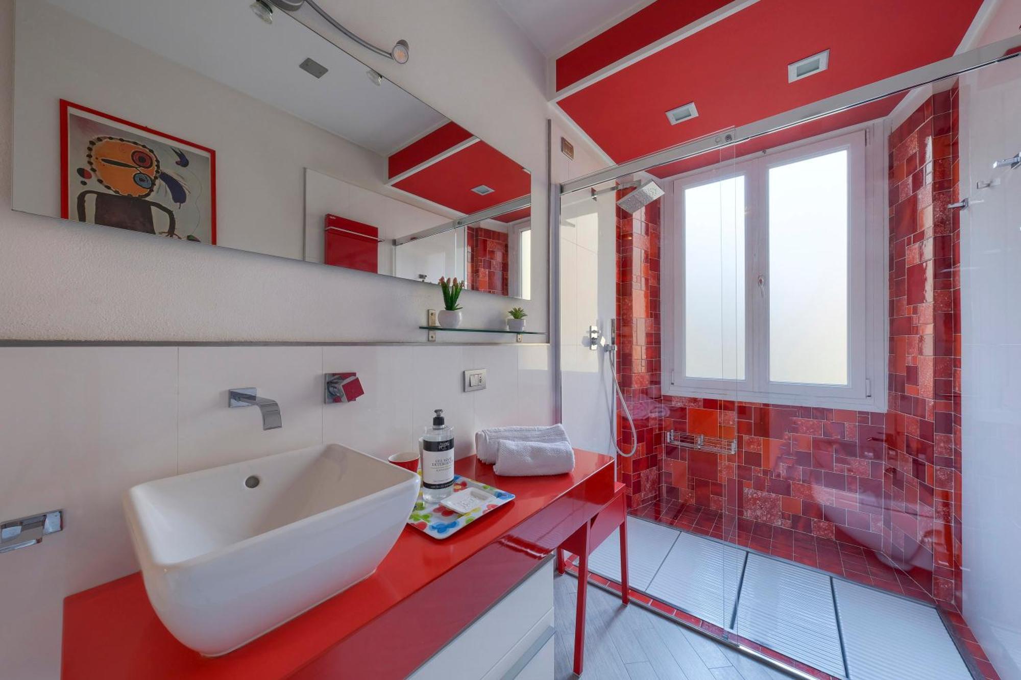 Con 2 Bagni, Ac E Wifi A Due Passi Dalla Stazione E Dal Centro Storico Florence