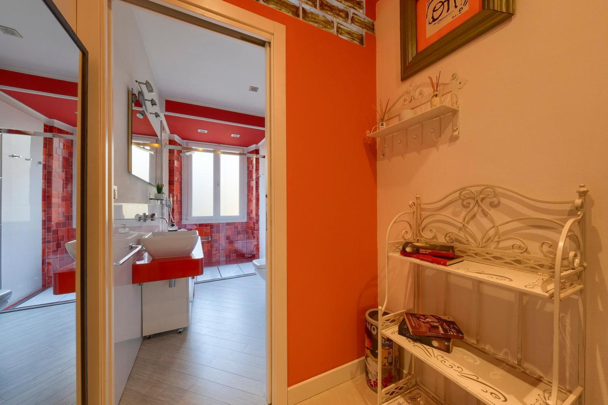 Appartement Con 2 Bagni, Ac E Wifi A Due Passi Dalla Stazione E Dal Centro Storico *