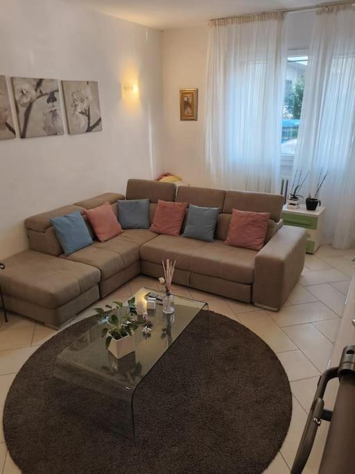 Apartment 2 Stanze
