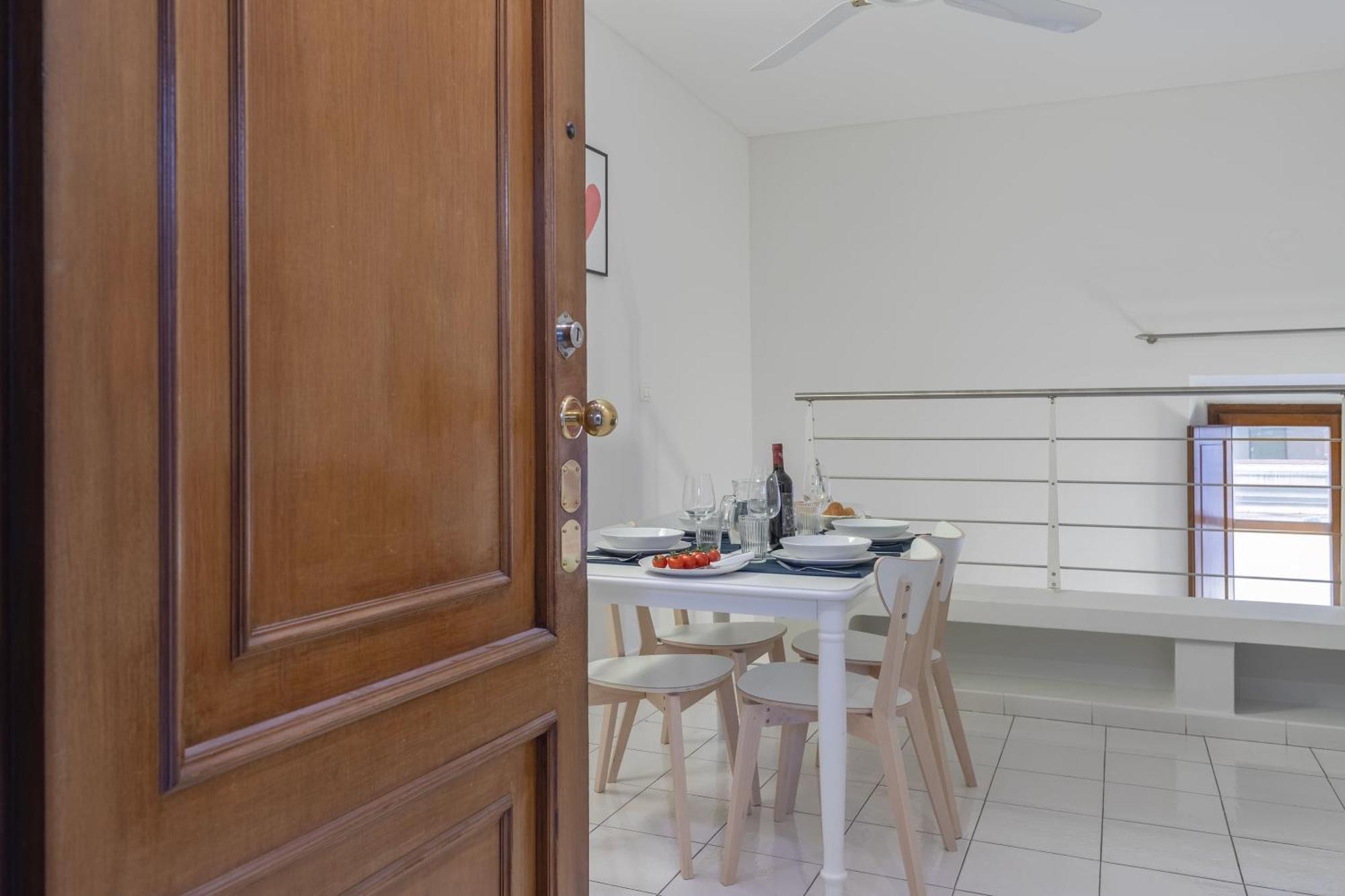 Charming Loft Near The Duomo Cathedral Apartamento *