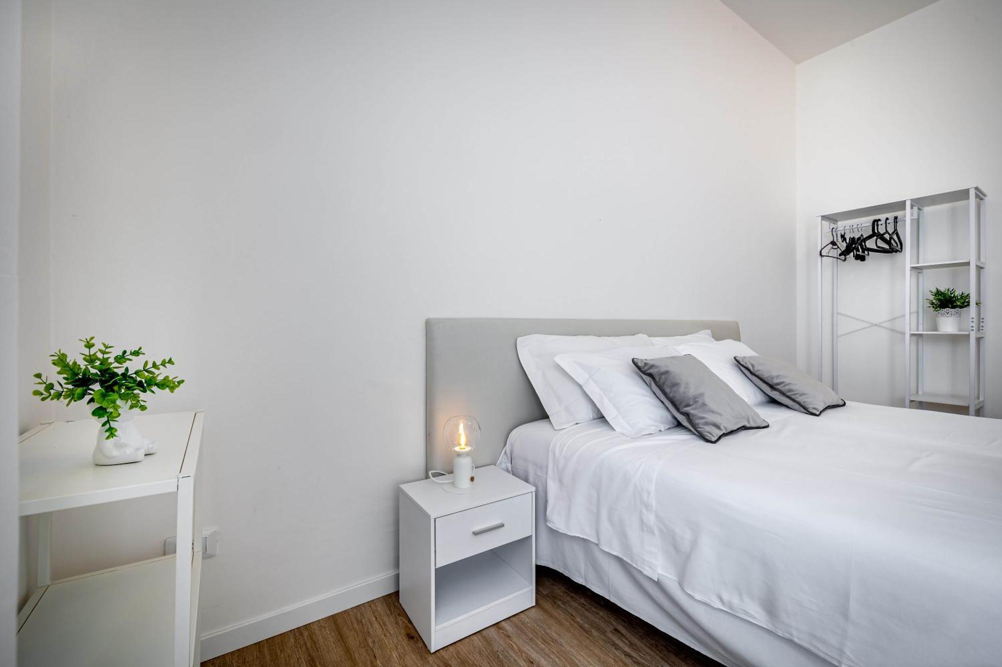 Yd Aleardi Luminous And Comfy Apartment