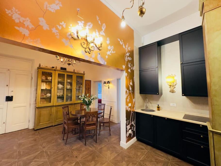 Santa Caterina Palace In Florence-3 Bedroom Appartement