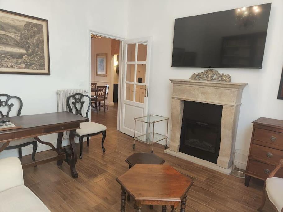 Santa Caterina Palace In Florence-3 Bedroom Appartement *