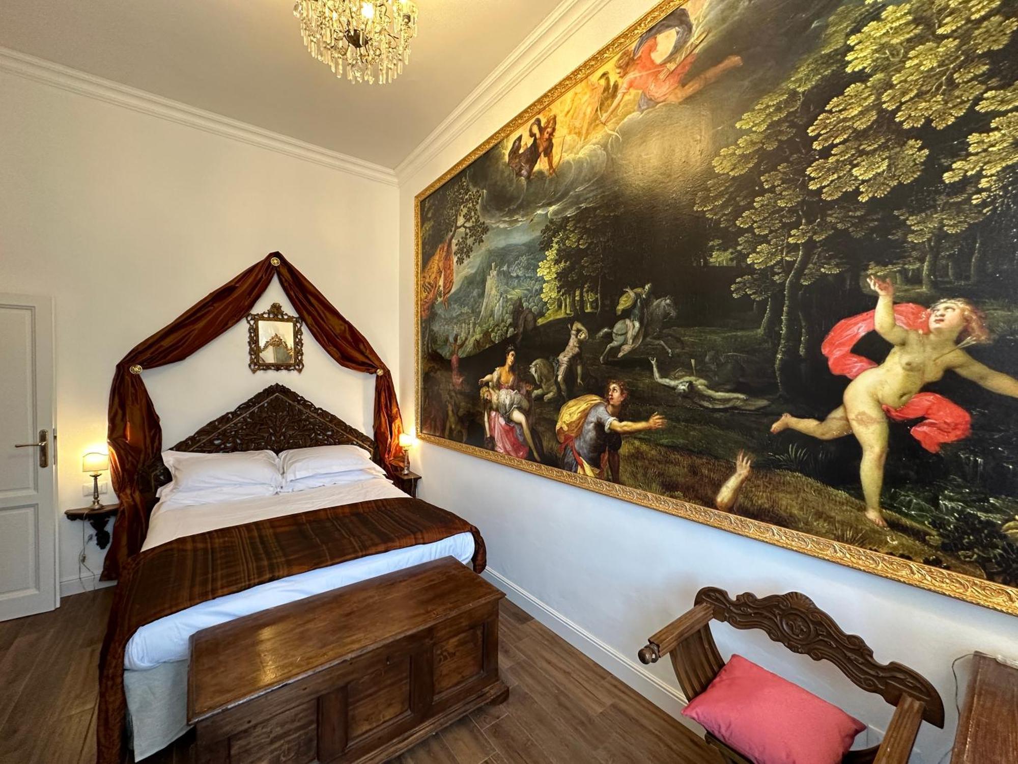 Santa Caterina Palace In Florence-3 Bedroom Appartement Florence