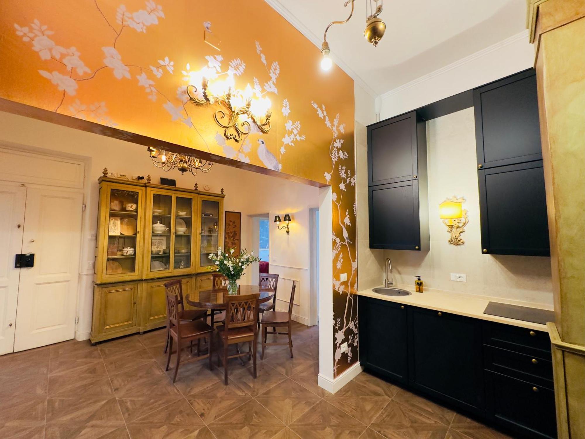 Santa Caterina Palace In Florence-3 Bedroom Appartement