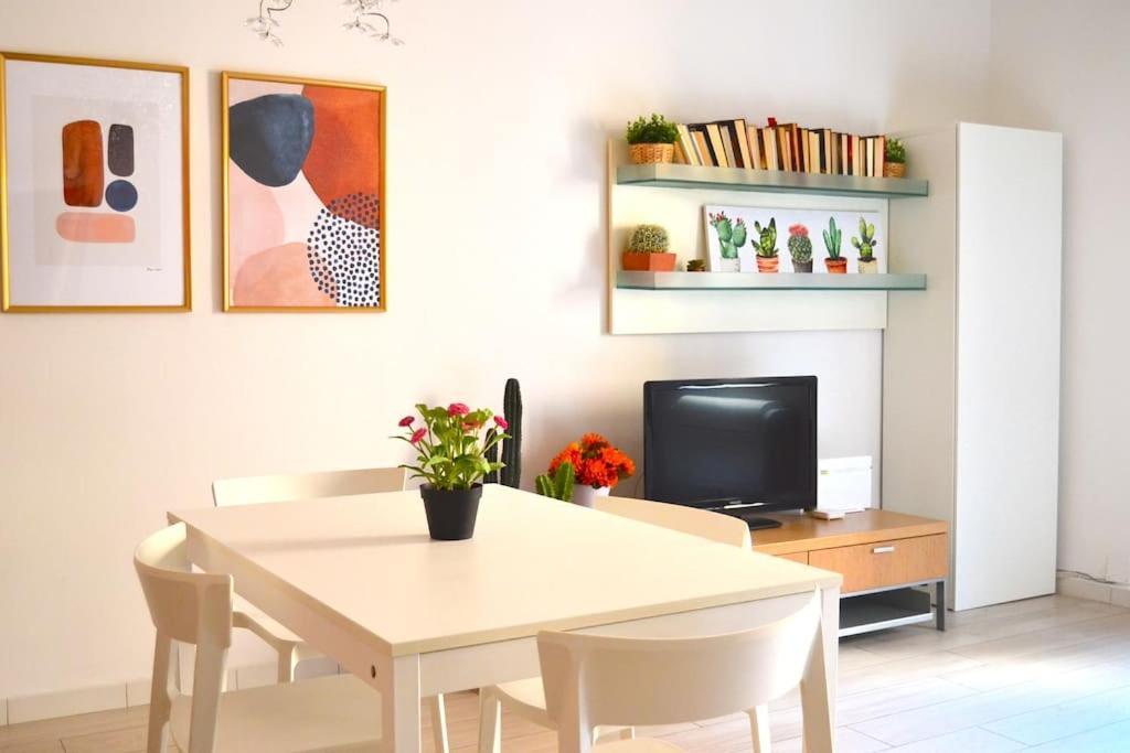 Little Sweet In Apartment *
