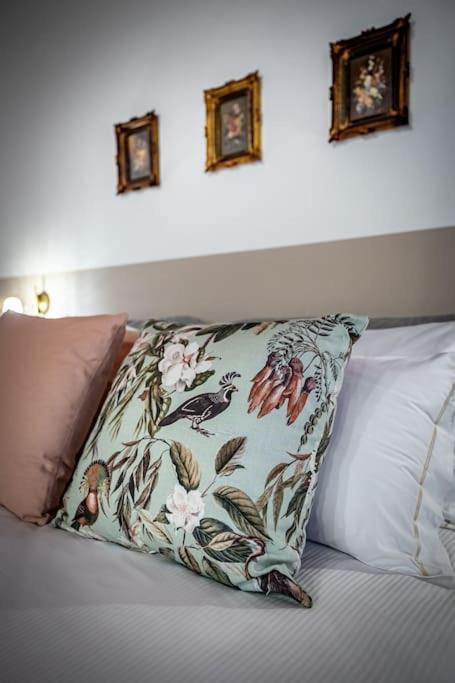 Appartement Chic Oriuolo At The Duomo Florence
