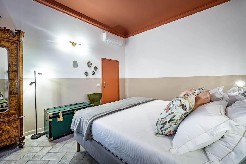 Chic Oriuolo At The Duomo Appartement