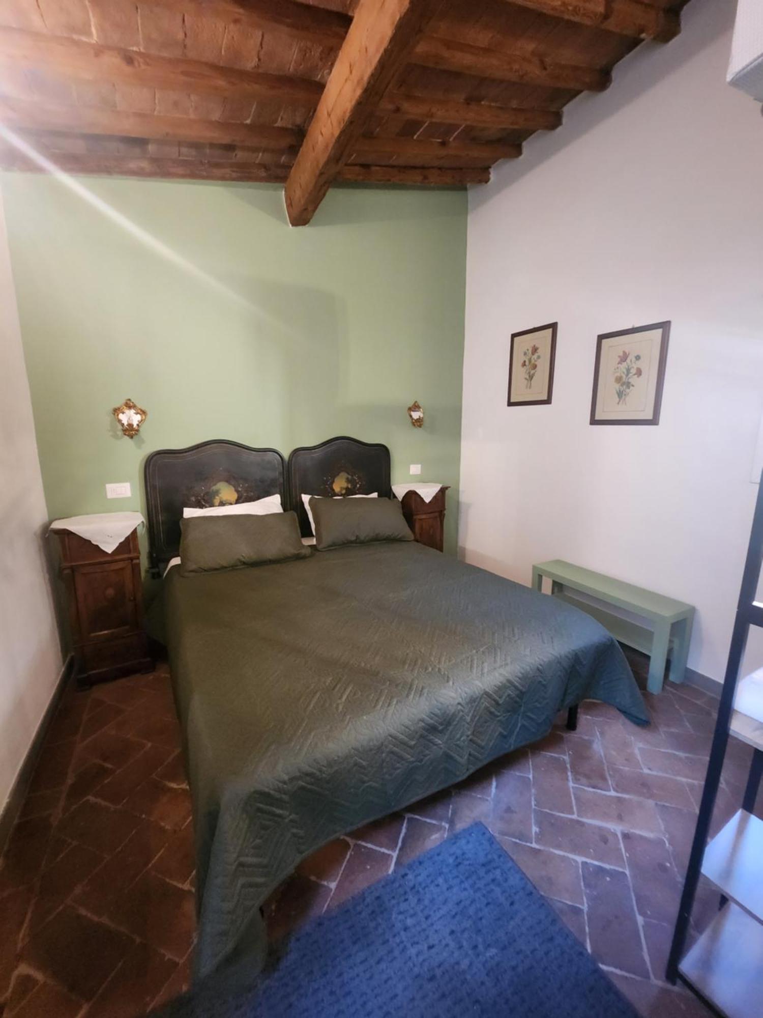 Lg In Santa Croce Florenz