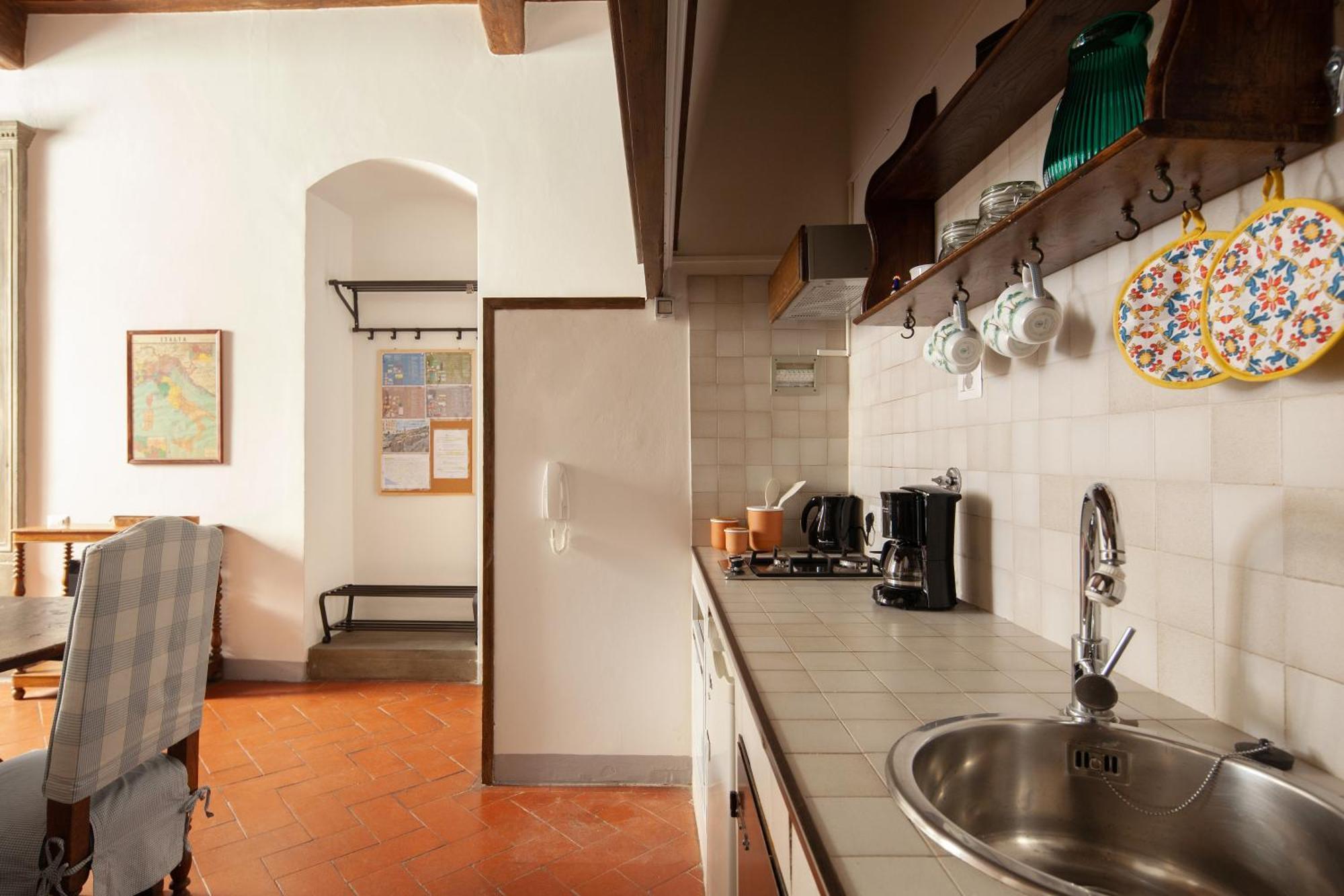 Aurora's, Renaissance Suite, Historic Apartment, Pivot Location, Few Walks From All, Ac Bedroom *