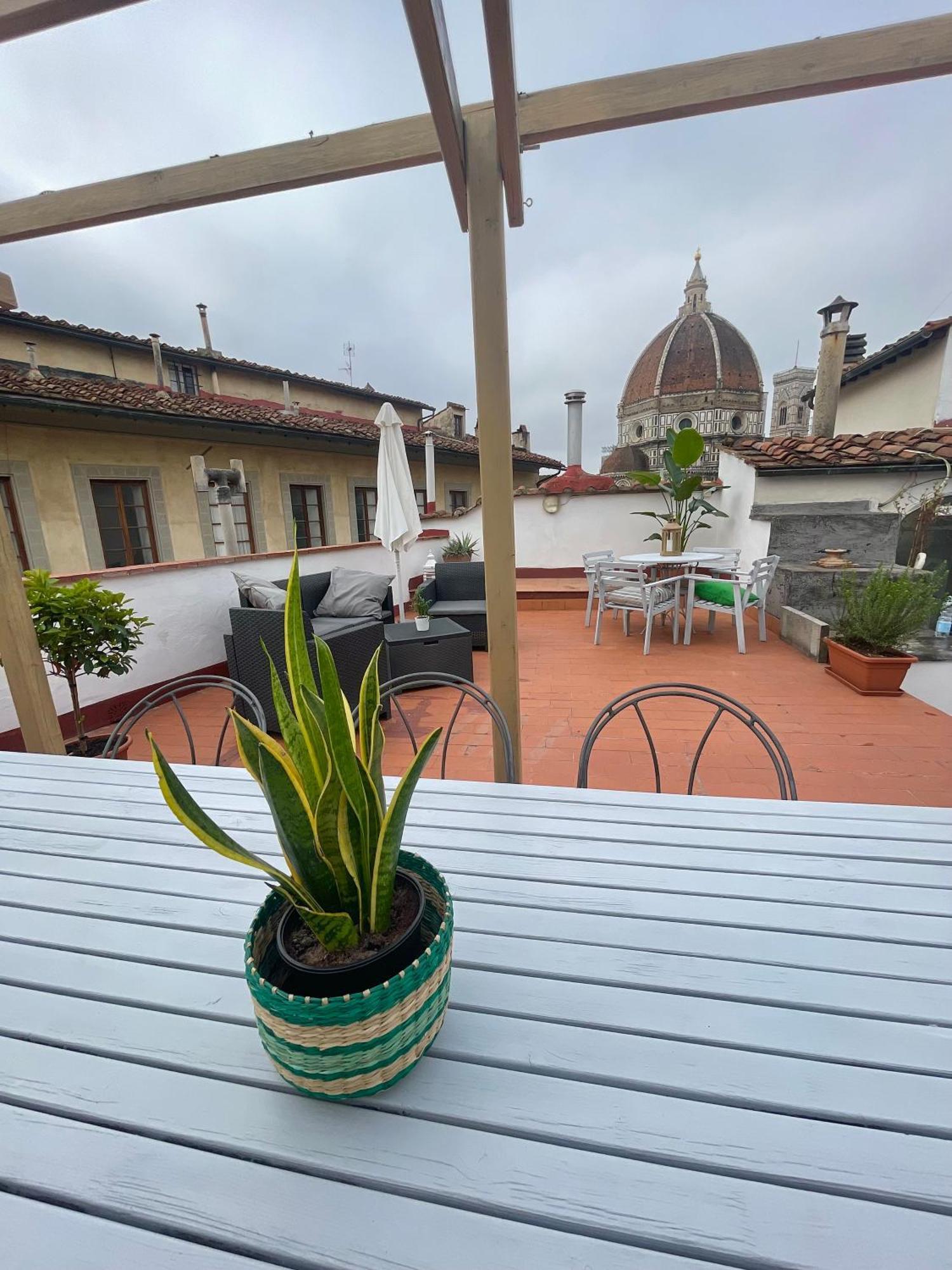 Apartment Duomo 16 View Florenz