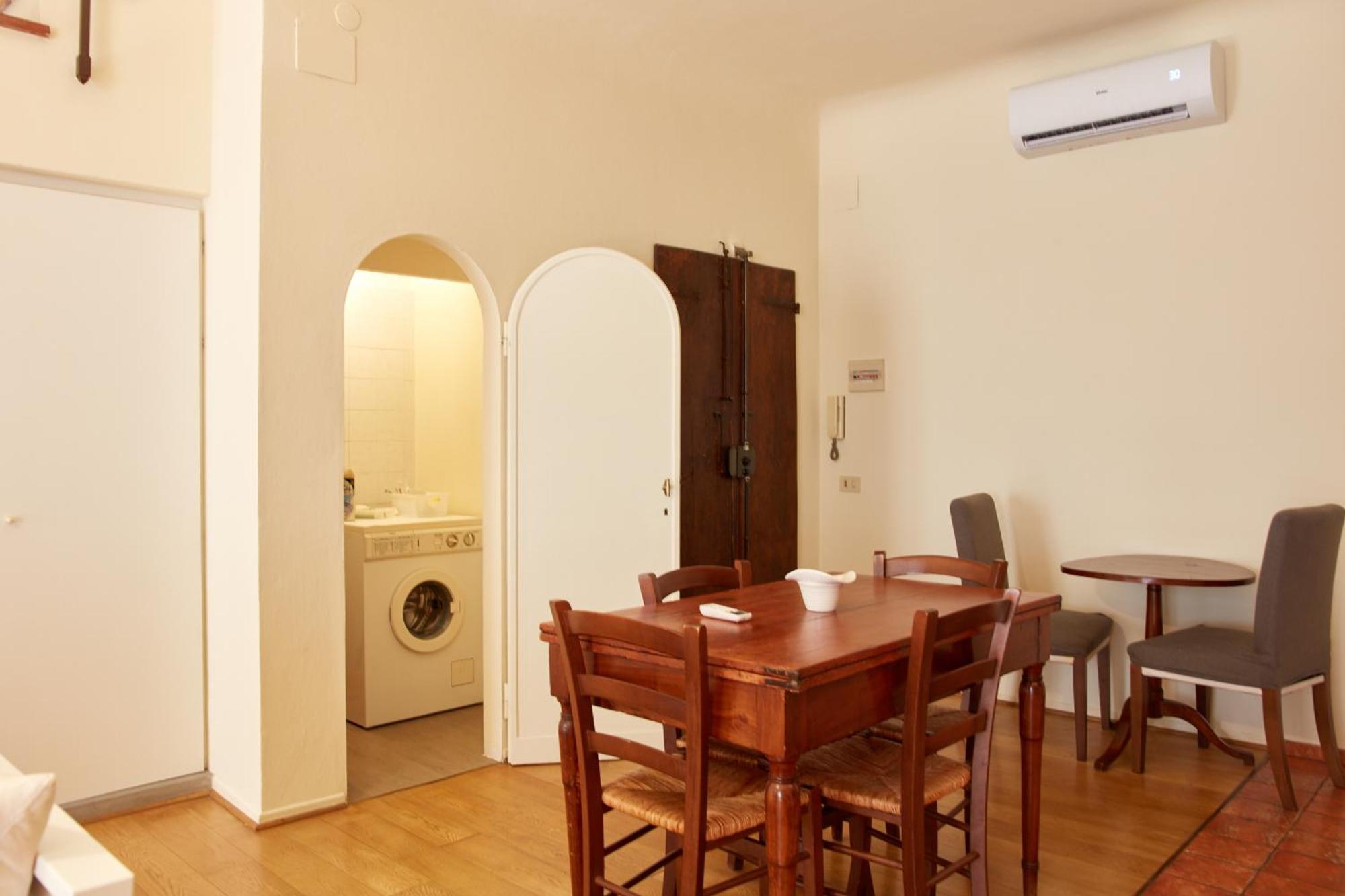 In Via Ginori In A Historical Palazzo With Elevator Appartement *