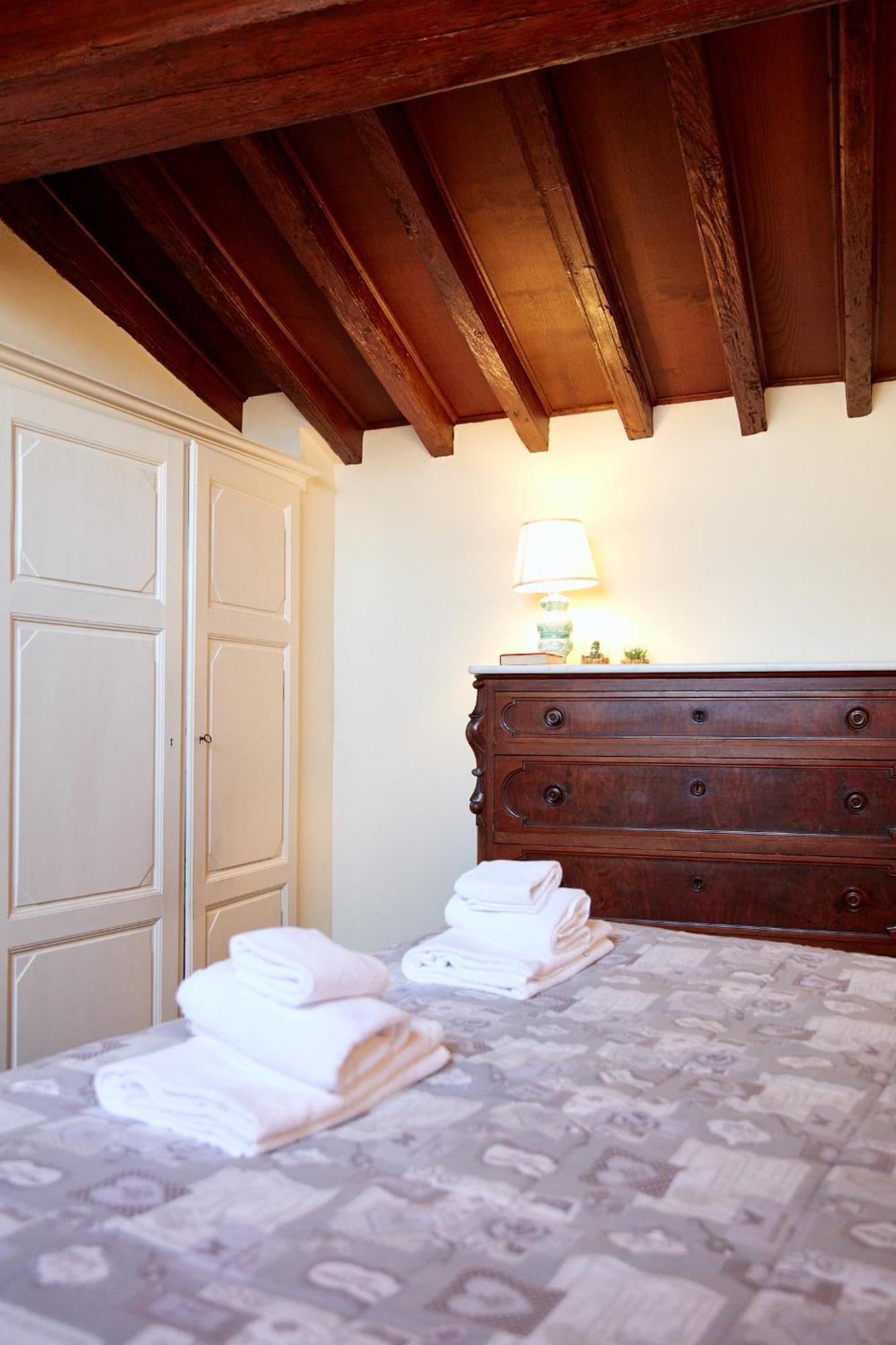 Appartement In Via Ginori In A Historical Palazzo With Elevator Florence