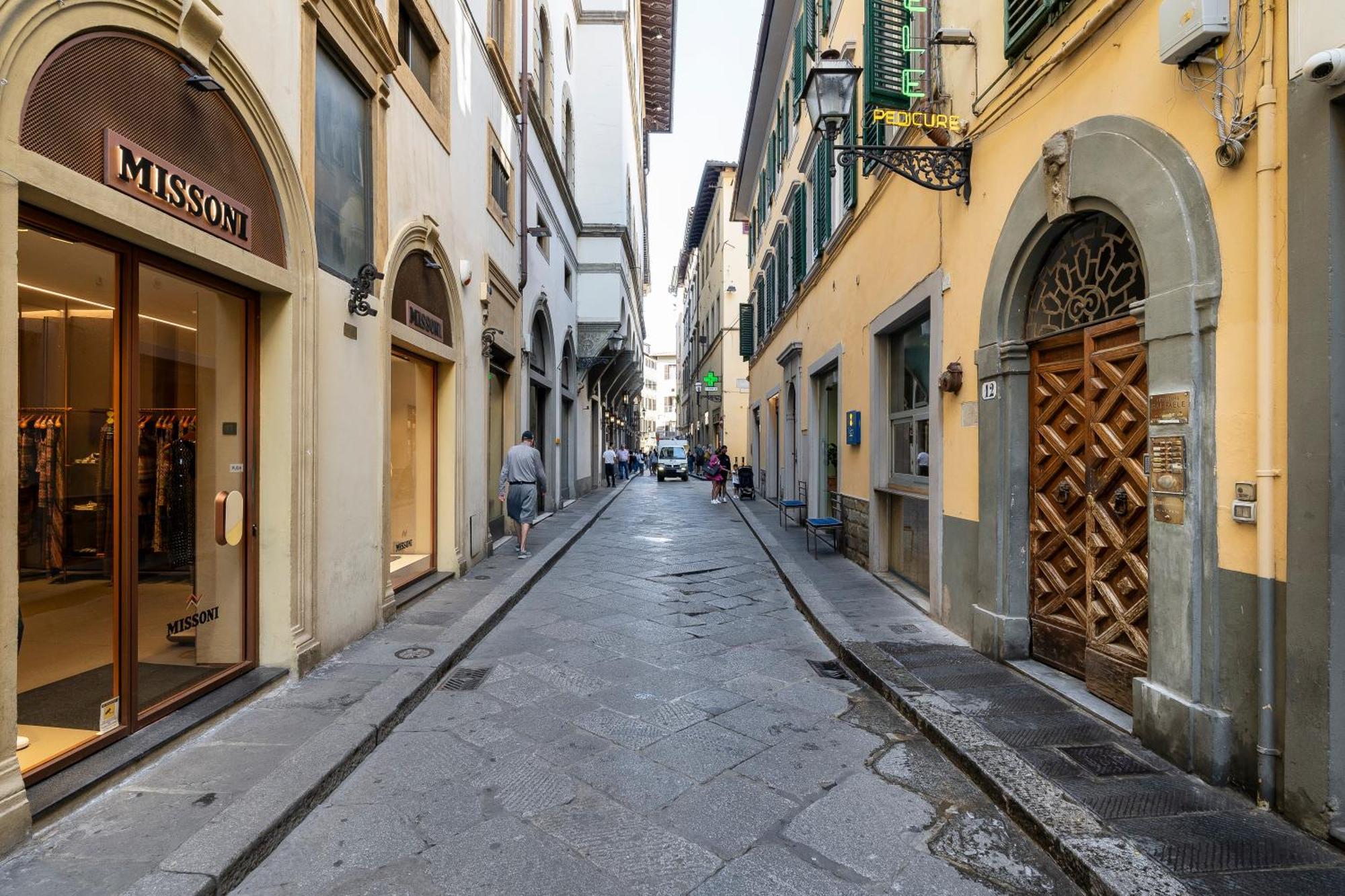 Porta Rossa Apartment Florence