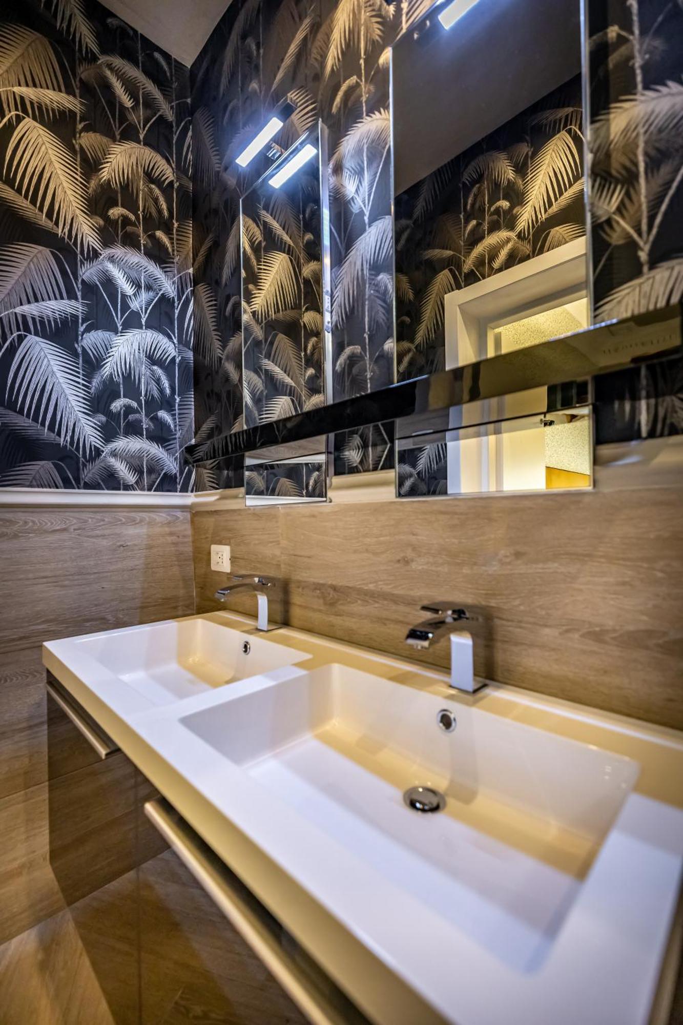 Yd Bright And Luxury Art * Florence