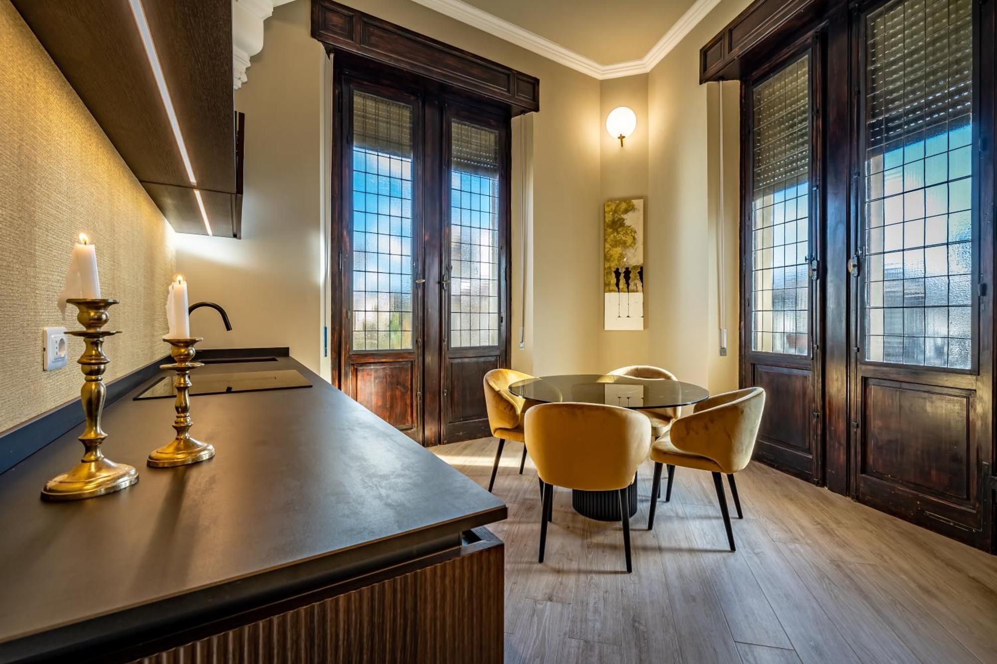 Yd Bright And Luxury Art