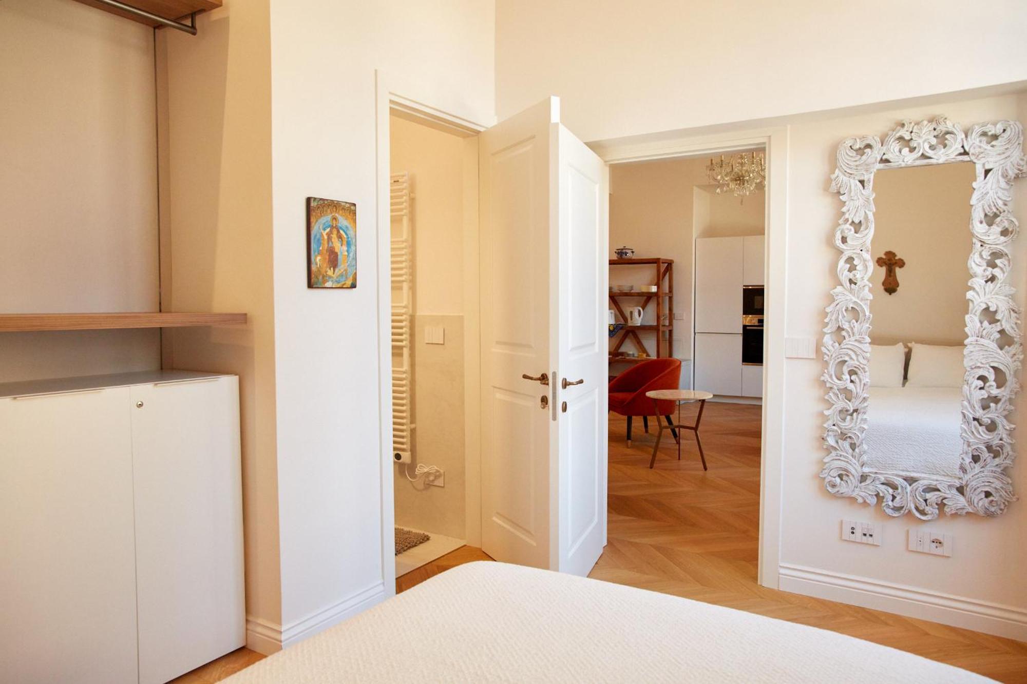 Servi Elegant With Terrace Florenz