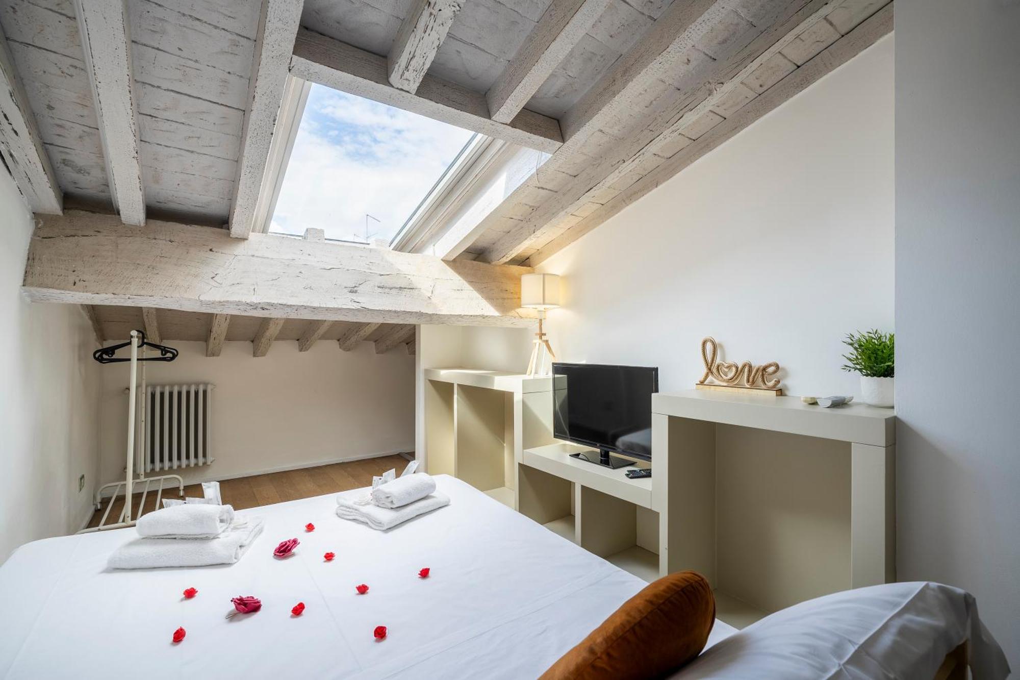 Duomo View And Hammam Apartment Florence