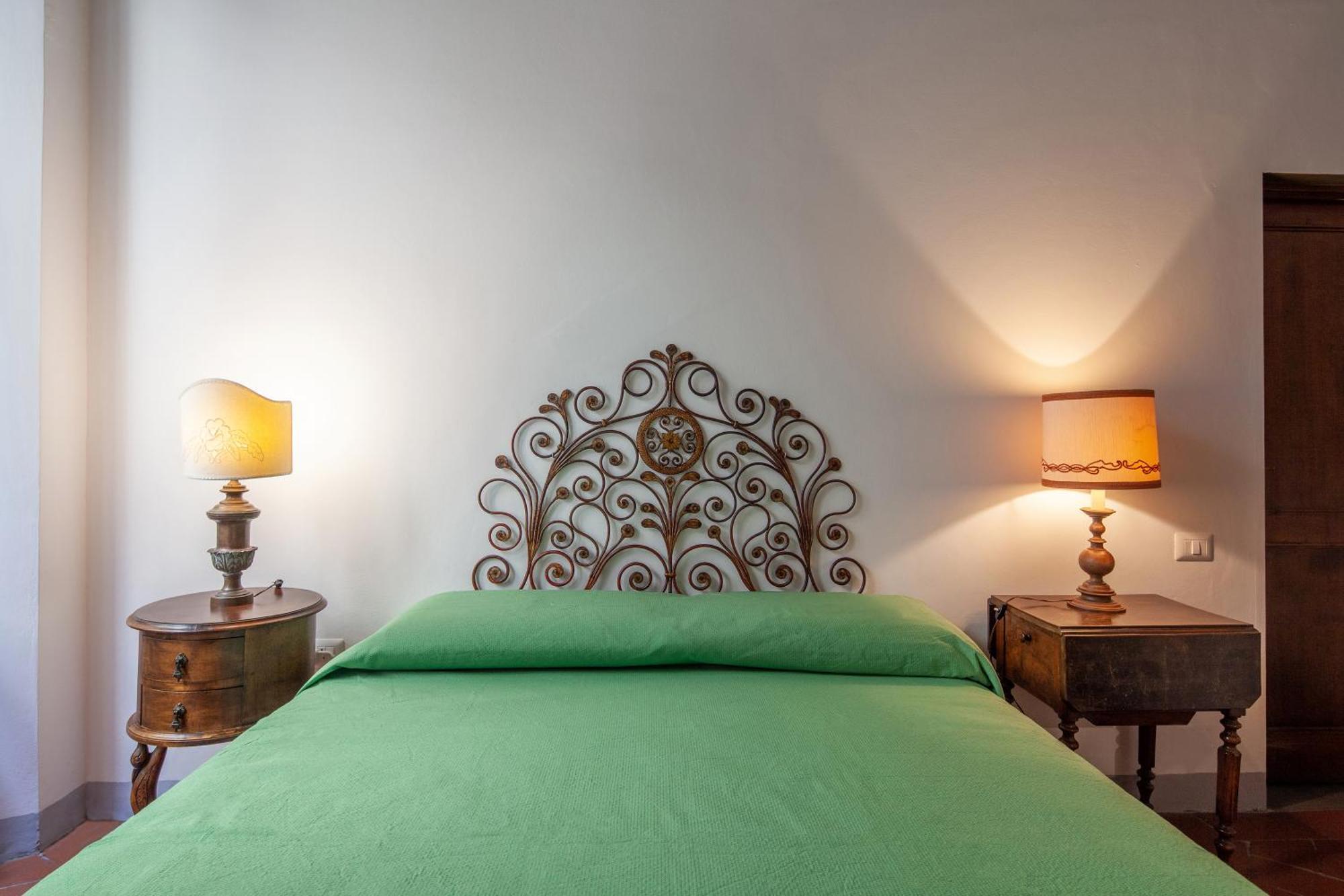 Aurora's, Renaissance Suite, Historic Apartment, Pivot Location, Few Walks From All, Ac Bedroom * Firenze
