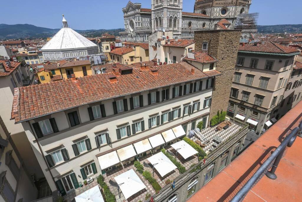 Next To The Duomo Of Florence, Raffaello, With Private Patio Appartement