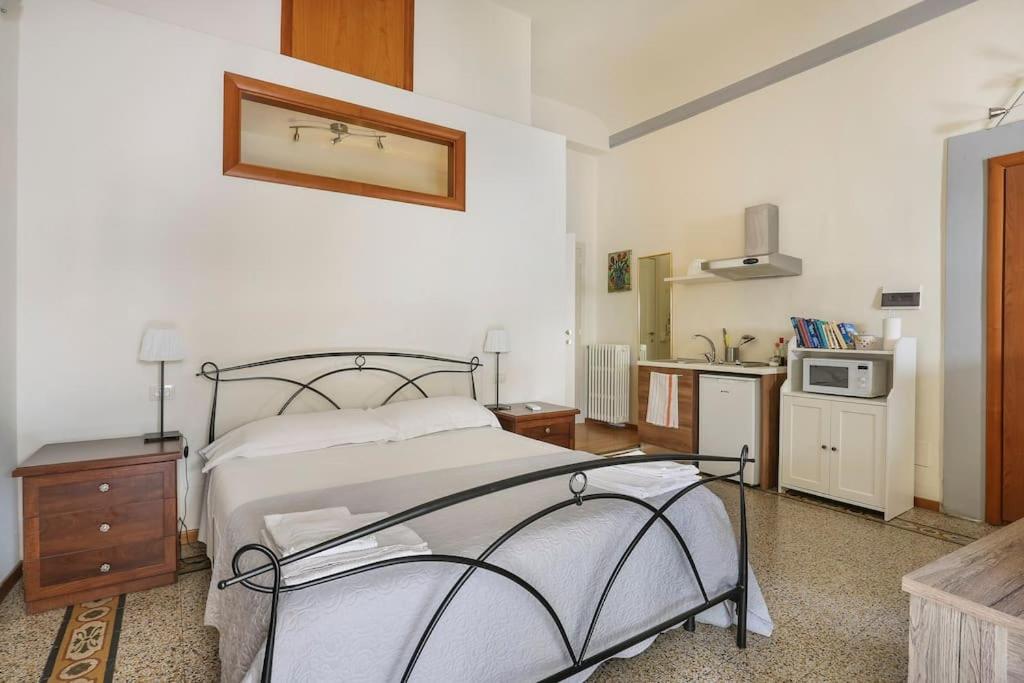 Next To The Duomo Of Florence, Raffaello, With Private Patio Firenze