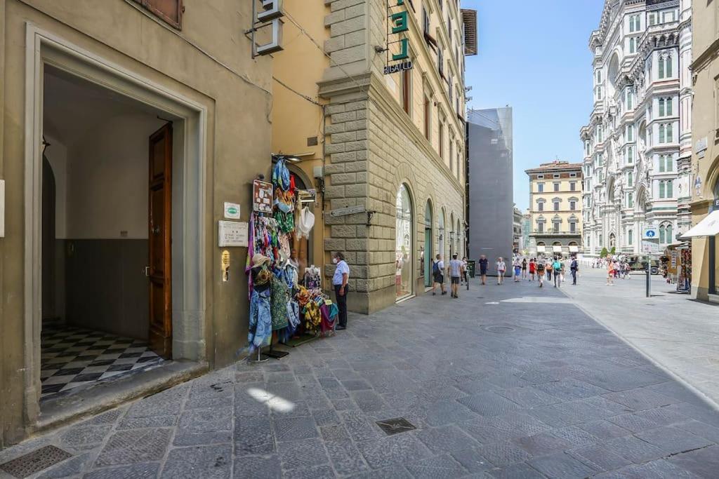 Appartement Next To The Duomo Of Florence, Raffaello, With Private Patio