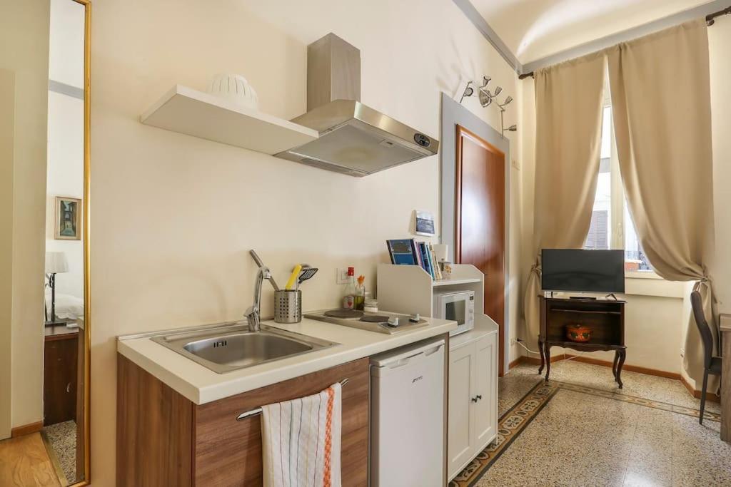 Next To The Duomo Of Florence, Raffaello, With Private Patio Appartamento Firenze
