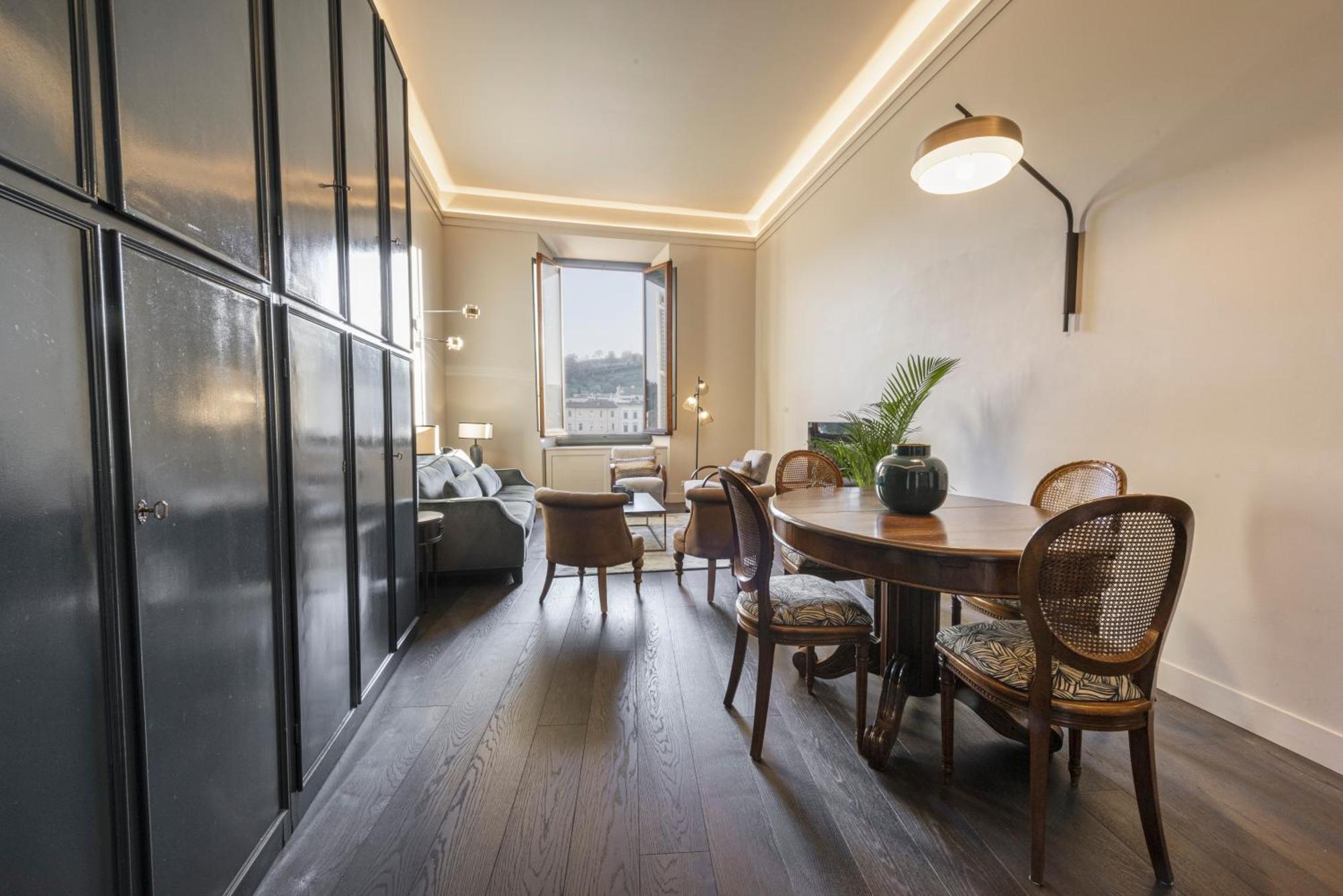 Luxury River View By Mmega * Firenze