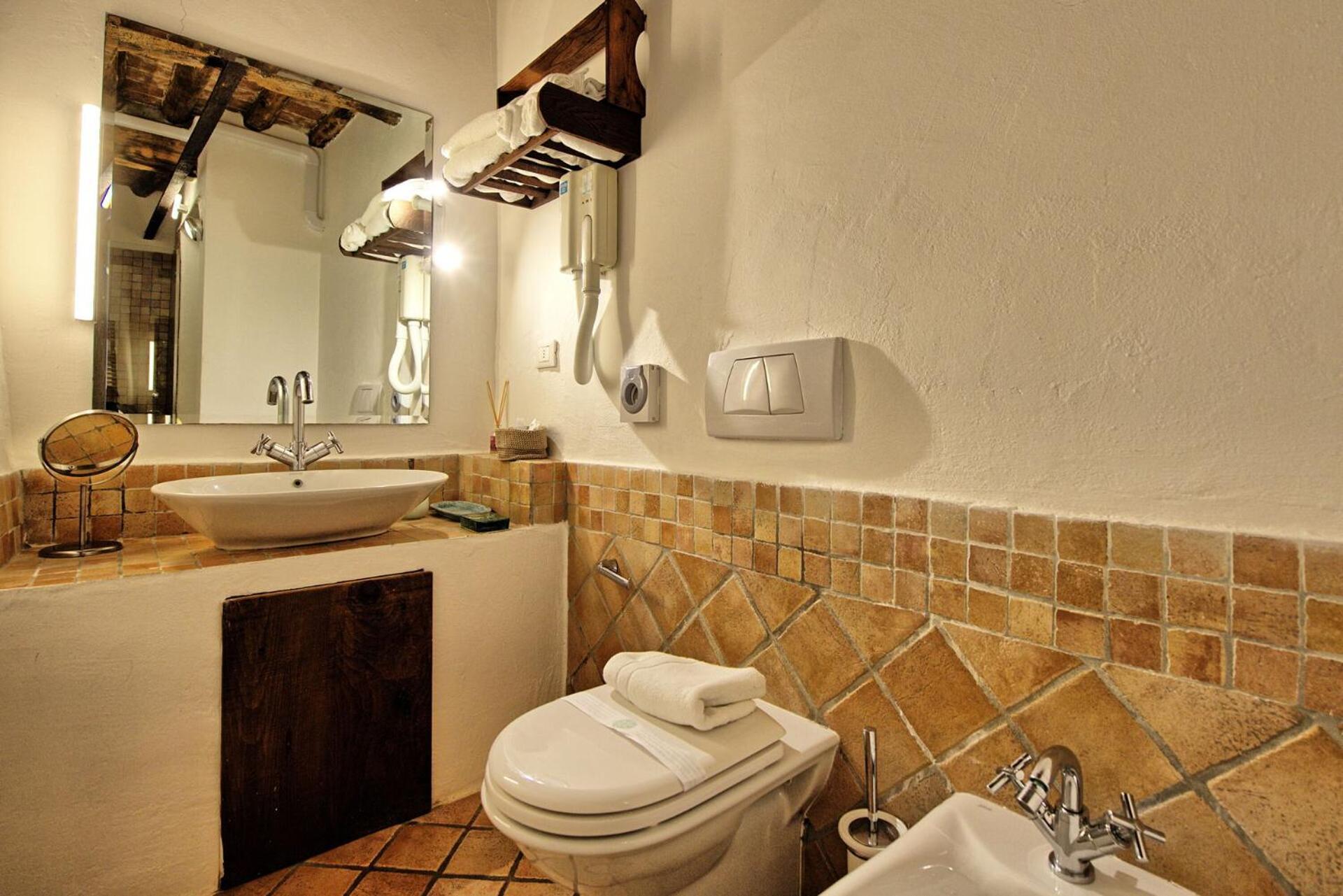 Tenuta Lonciano Villa