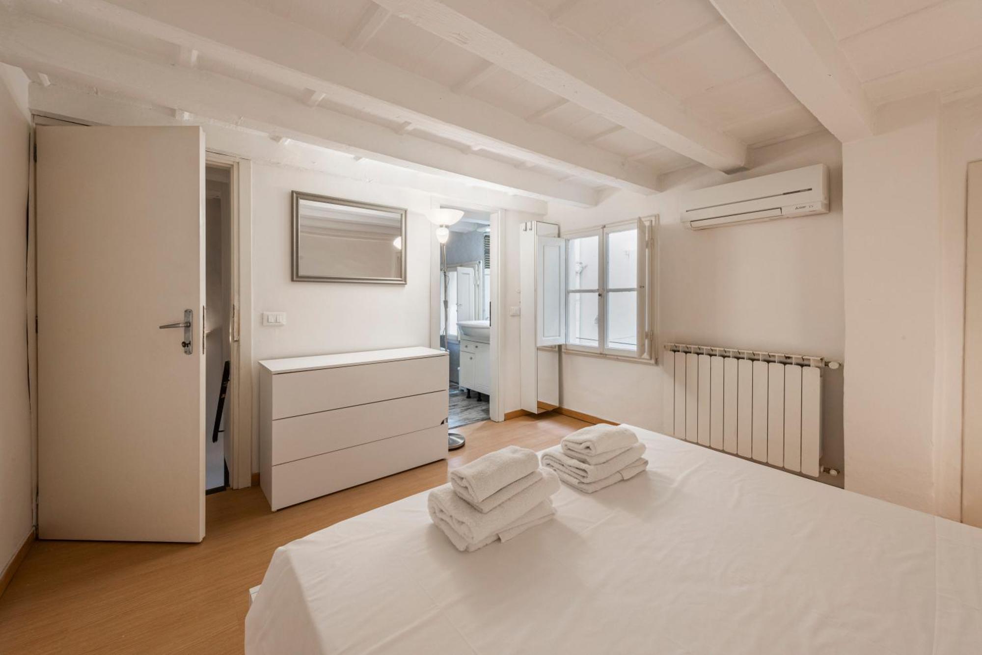 Santa Croce Palace By Mmega Apartment *