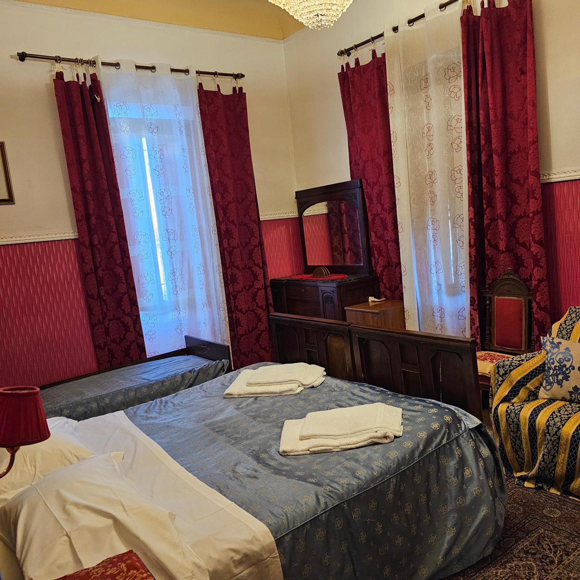 Souvenir Maya Hotel
