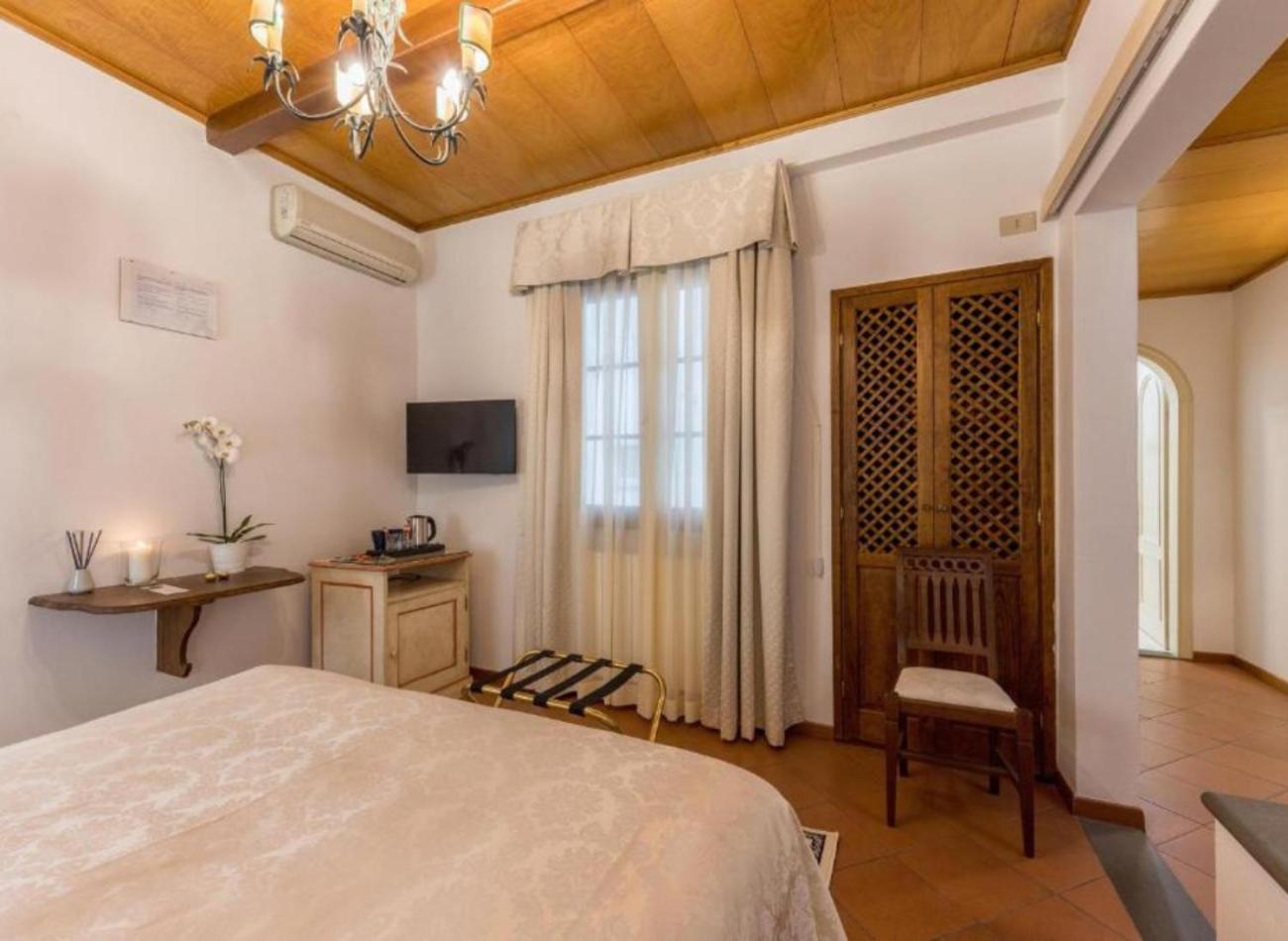 Aparthotel Haggi’s *