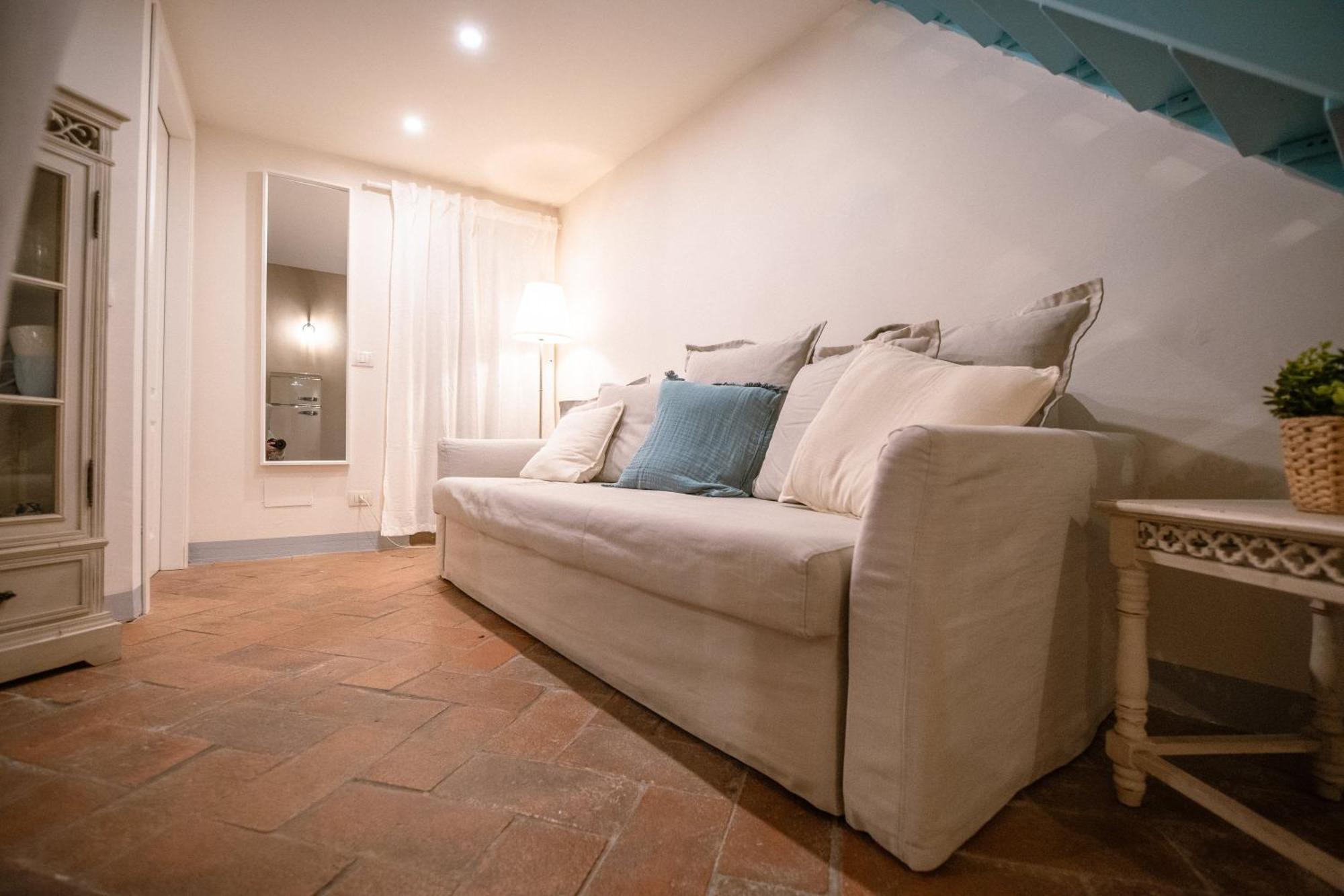 Azzurra Elegant Apartment