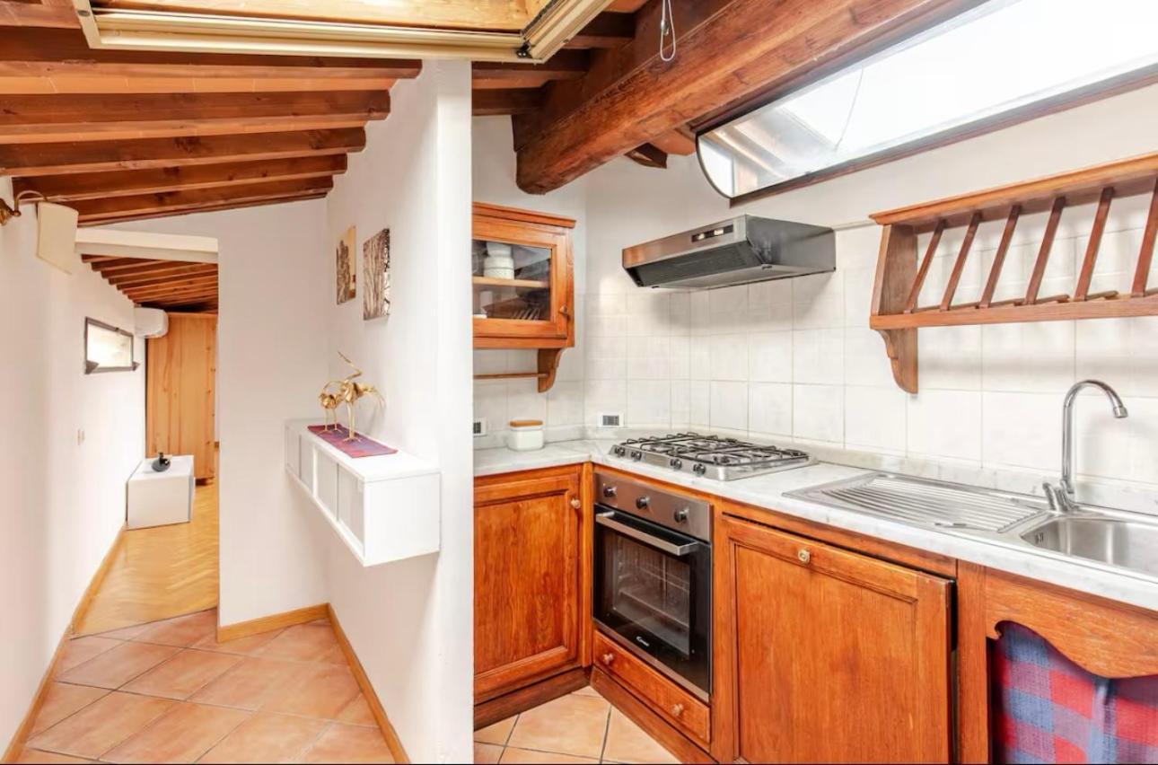 Apartment Le Charme Di Via Verdi Florence