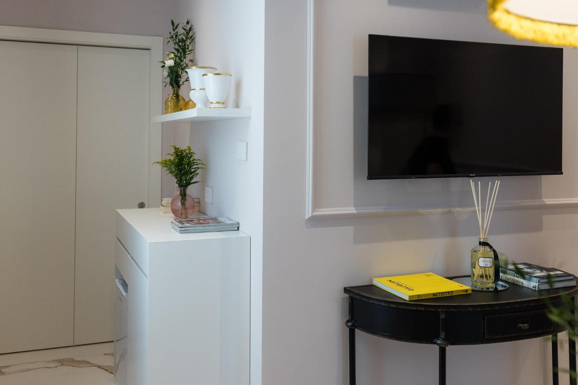 Le Cinque Lampade Apartment *